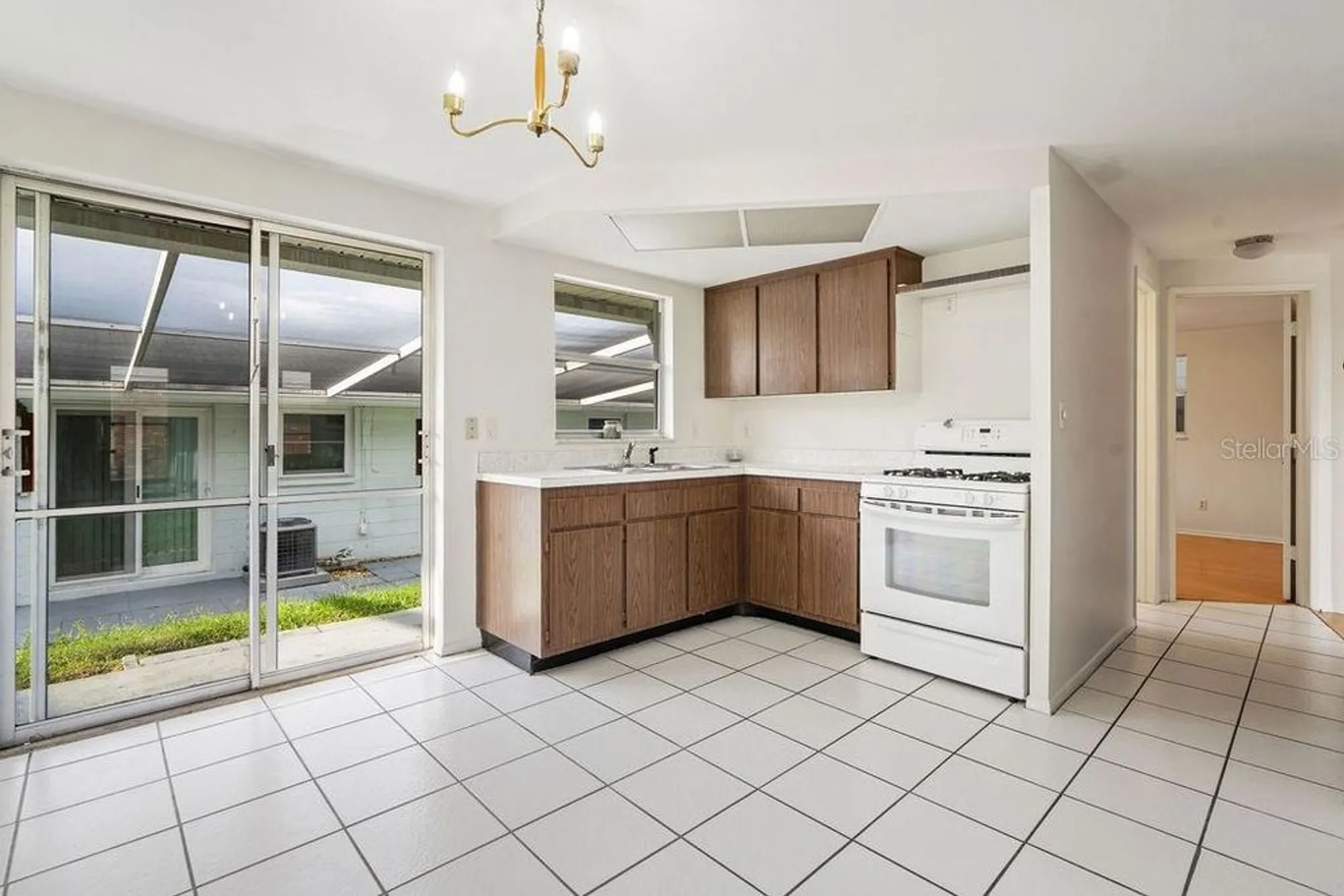 Property Slideshow image 5 of 25 | 12400 park blvd 124, Seminole, FL, 33772