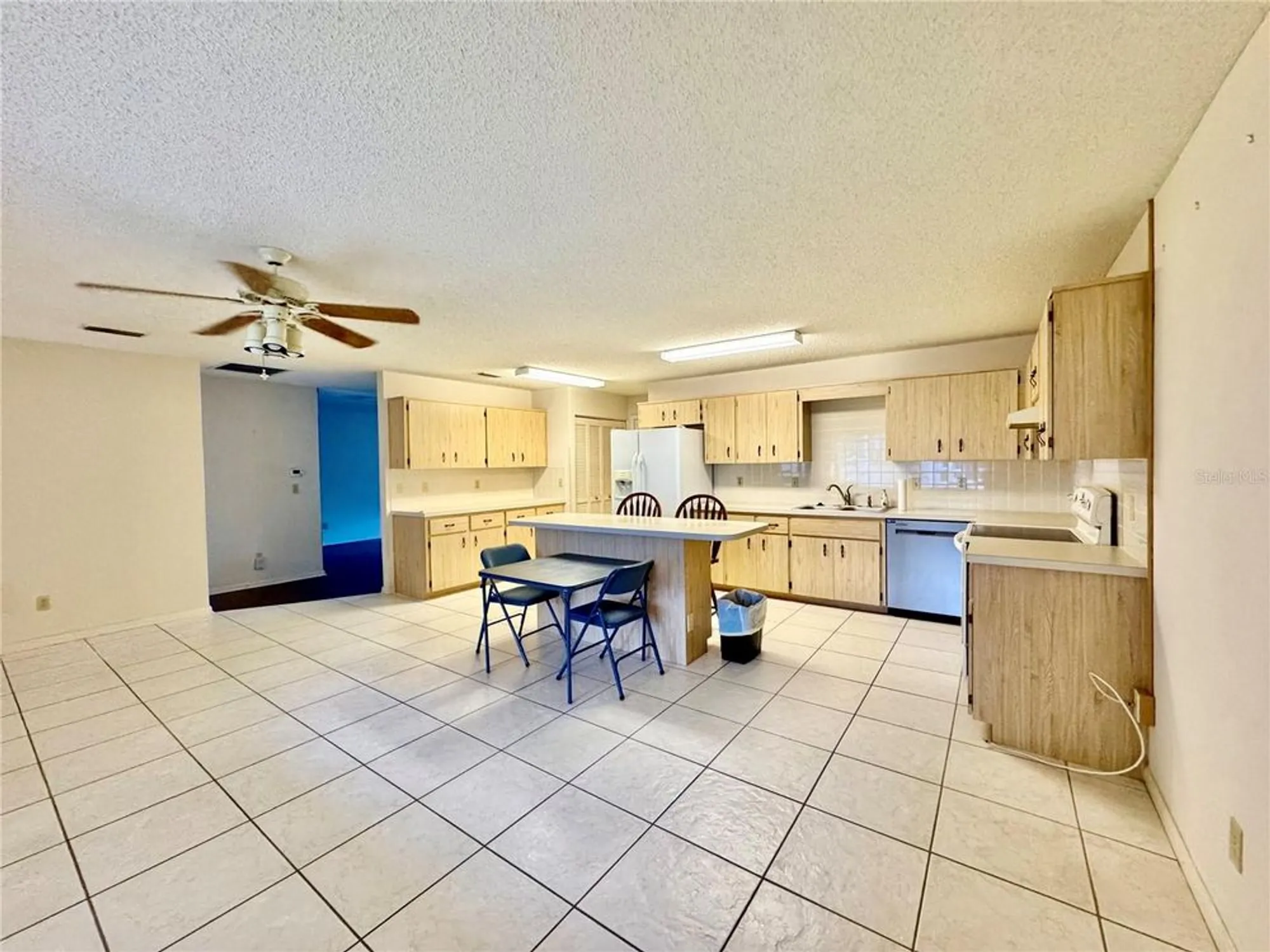 Property Slideshow image 9 of 28 | 8426 sw 92nd ln f, Ocala, FL, 34481