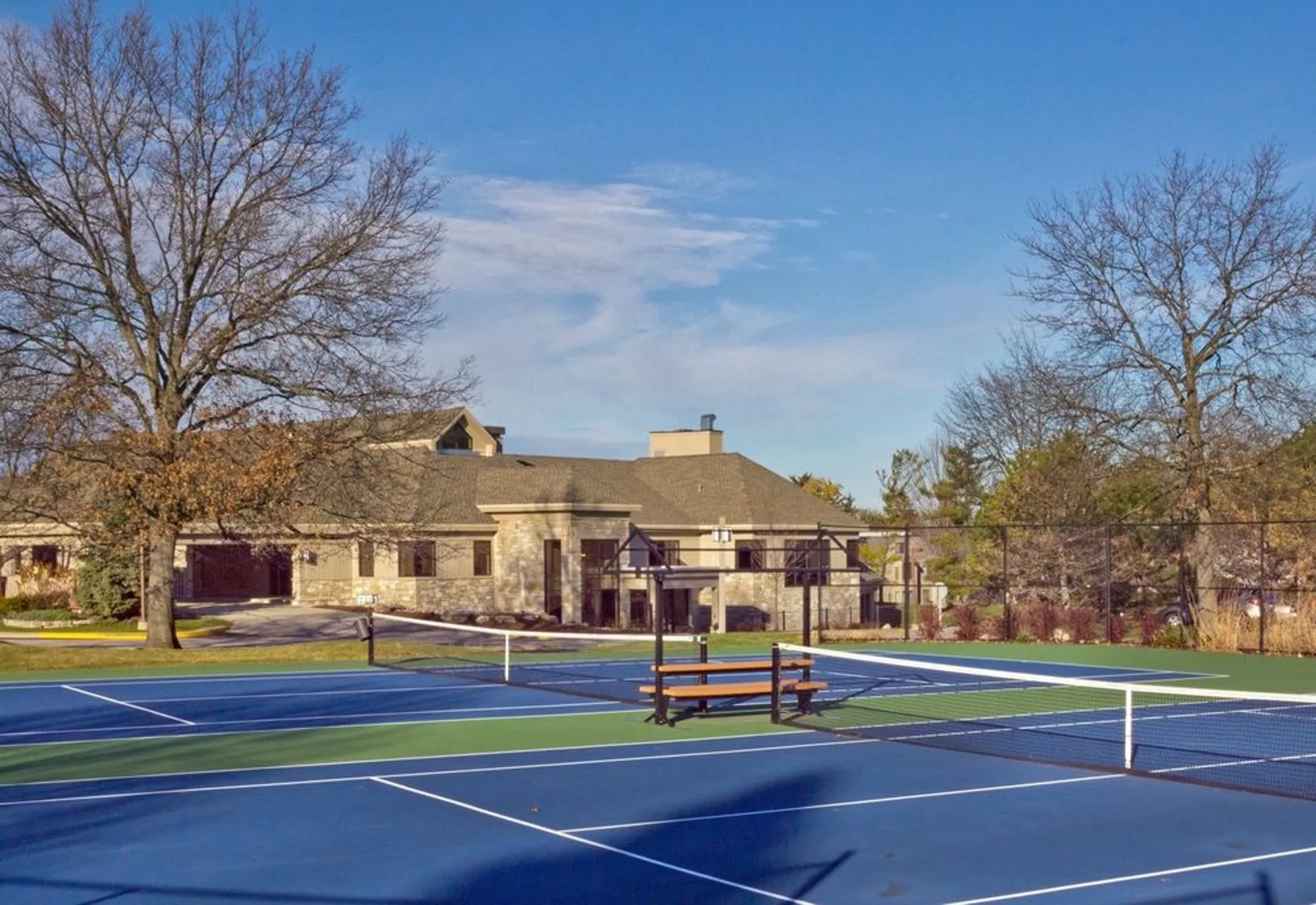 Property Slideshow image 34 of 43 | 315 bluff ct c, Lake Barrington, IL, 60010