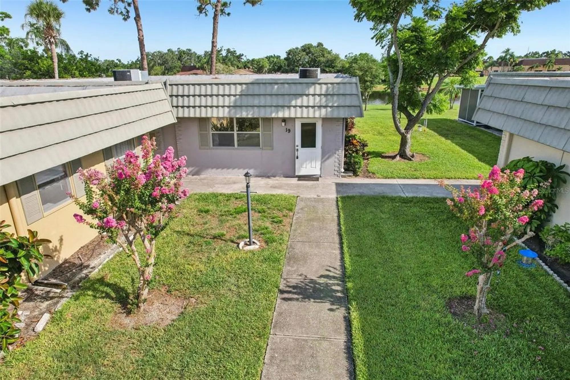 Property Slideshow image 24 of 50 | 201 kings blvd 19, Sun City Center, FL, 33573