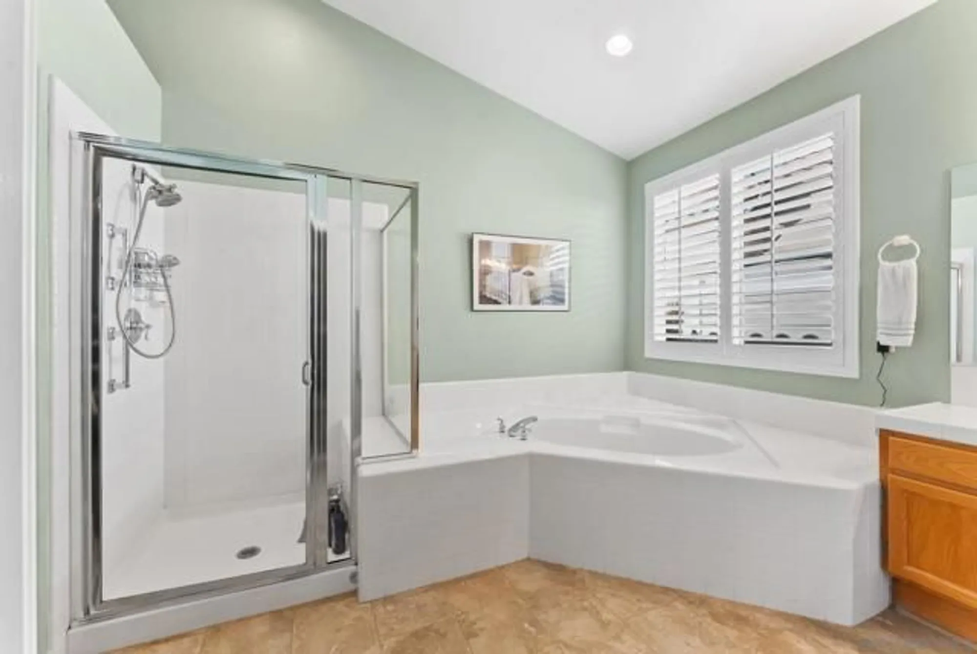 Property Slideshow image 20 of 49 | 40222 colony dr, Murrieta, CA, 92562