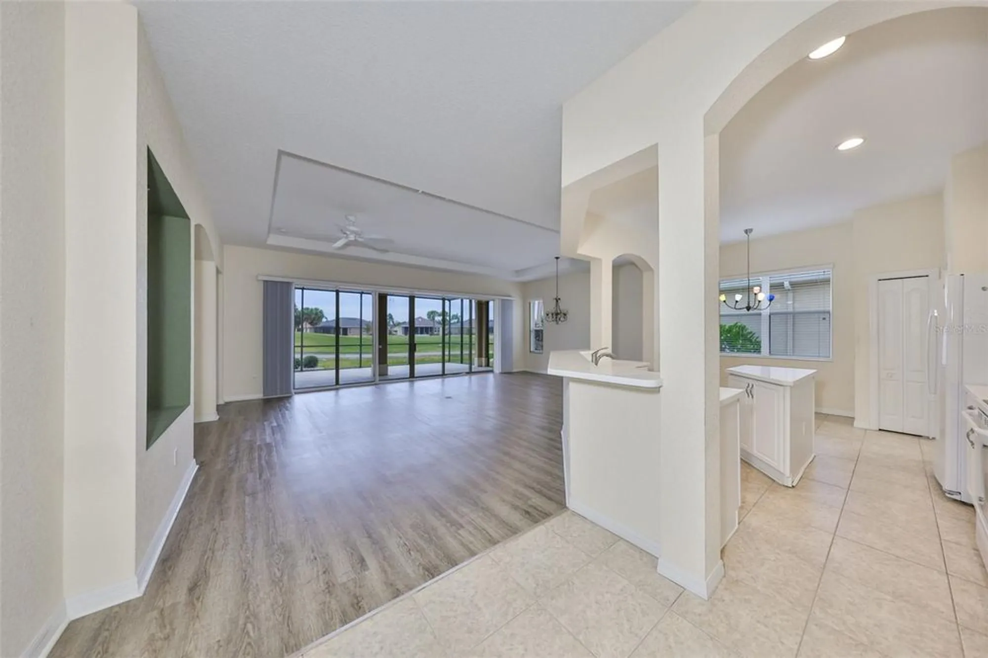 Property Slideshow image 28 of 41 | 1043 regal manor way, Sun City Center, FL, 33573