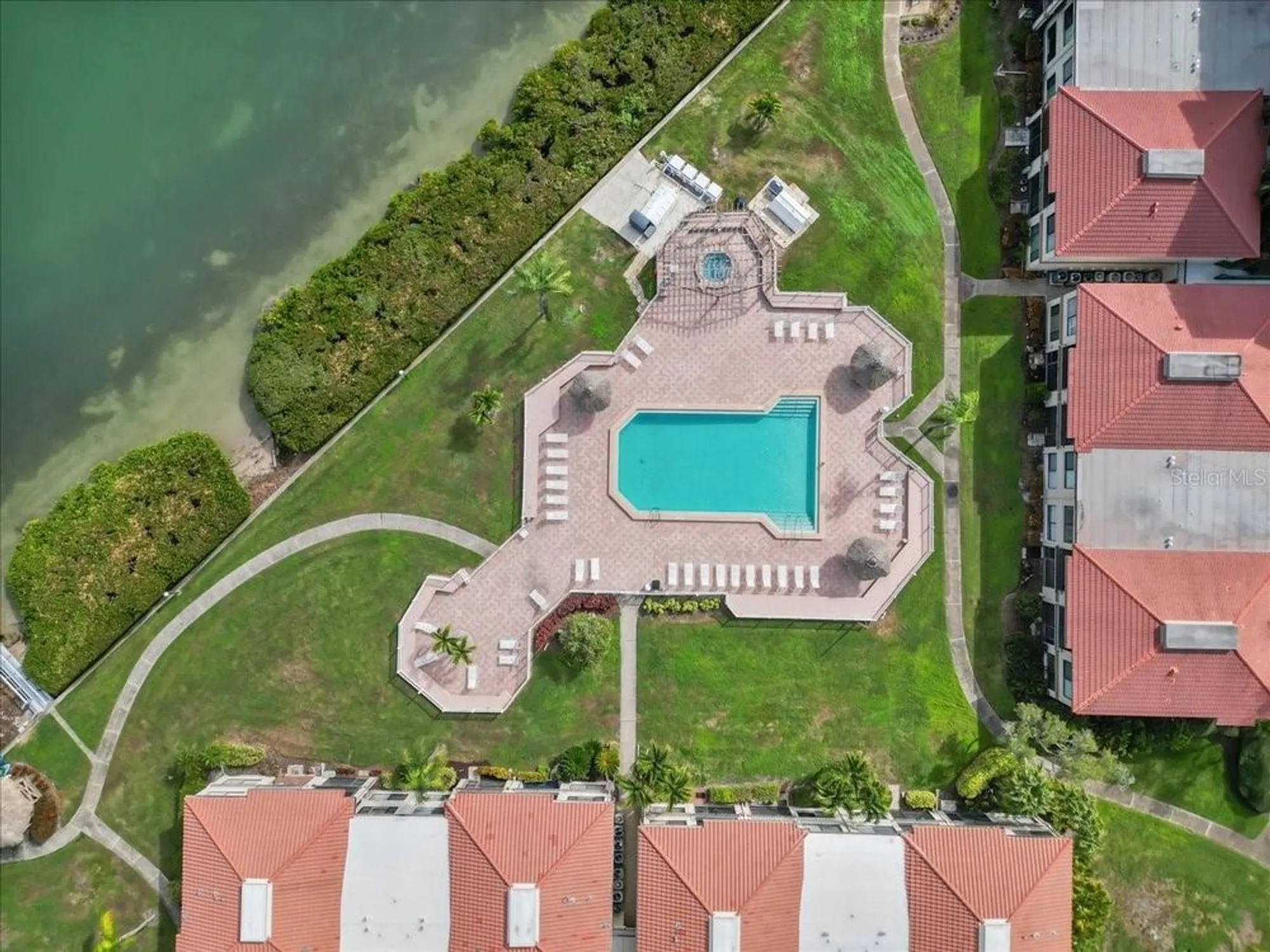 Property Slideshow image 4 of 38 | 6268 palma del mar blvd s apt 107, Saint Petersburg, FL, 33715
