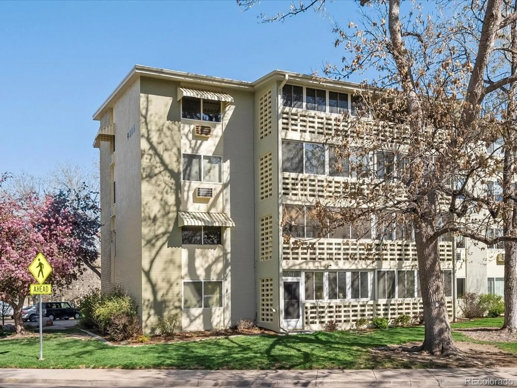 Property Slideshow image 1 of 40 | 9385 e center ave 1b, Denver, CO, 80247