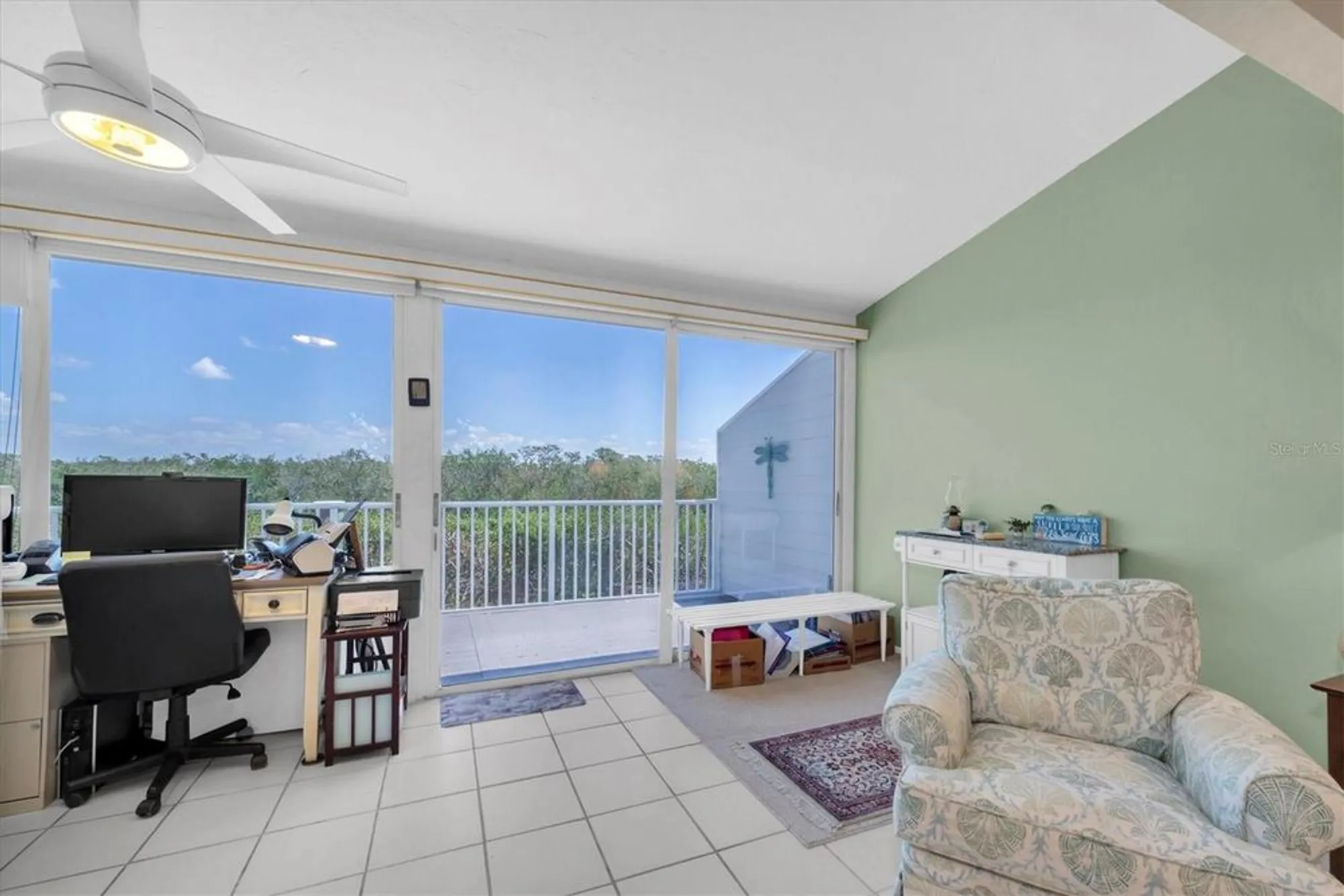 Property Slideshow image 12 of 57 | 801 waterside ln, Bradenton, FL, 34209