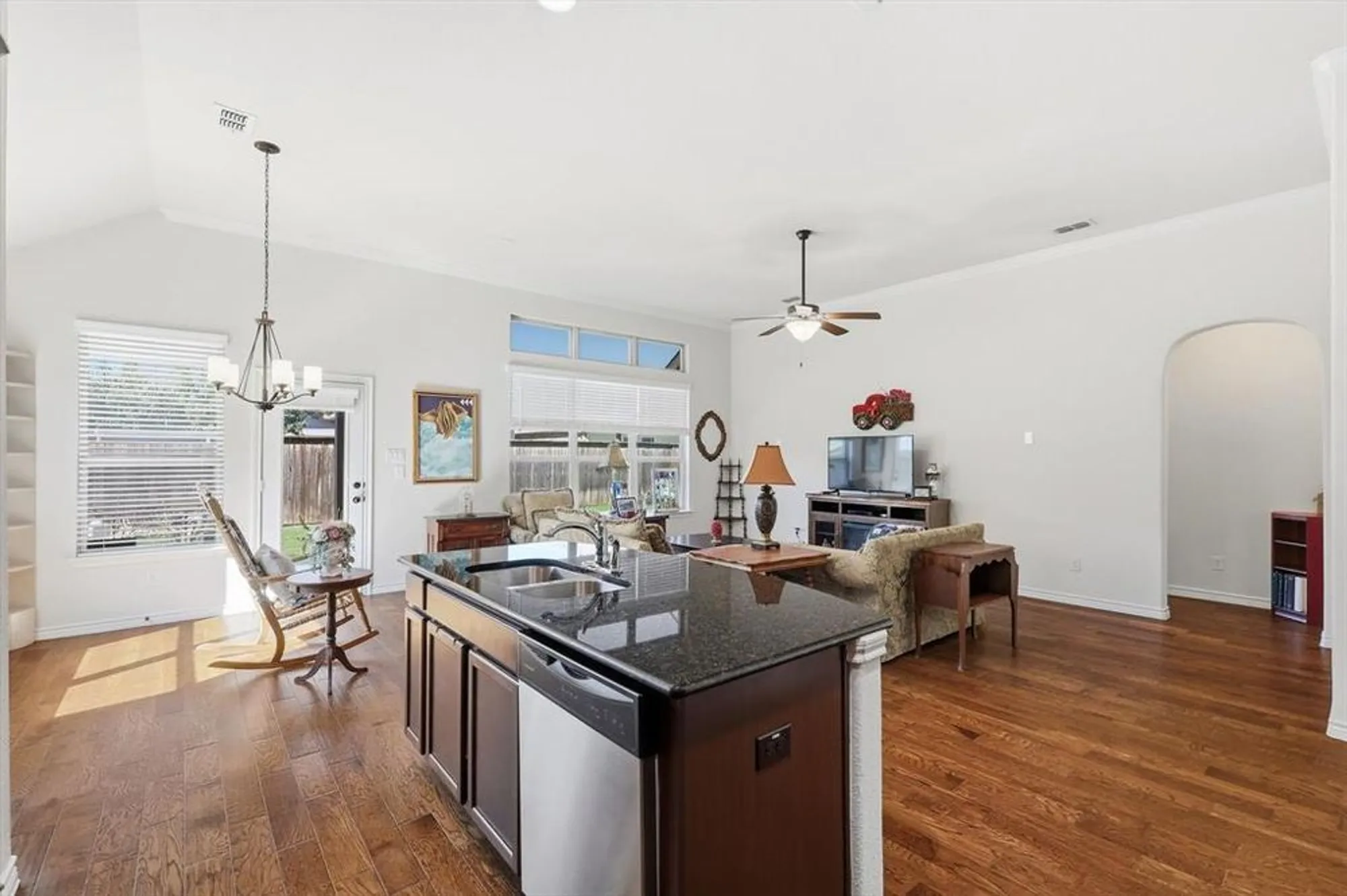 Property Slideshow image 4 of 31 | 600 caudle ln, Savannah, TX, 76227