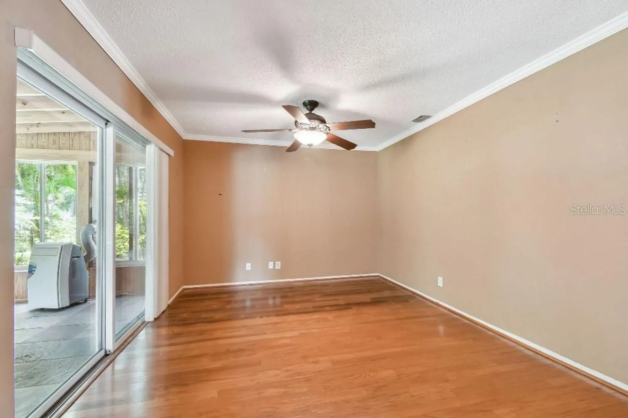Property Slideshow image 24 of 60 | 916 mainsail way, Palm Harbor, FL, 34685