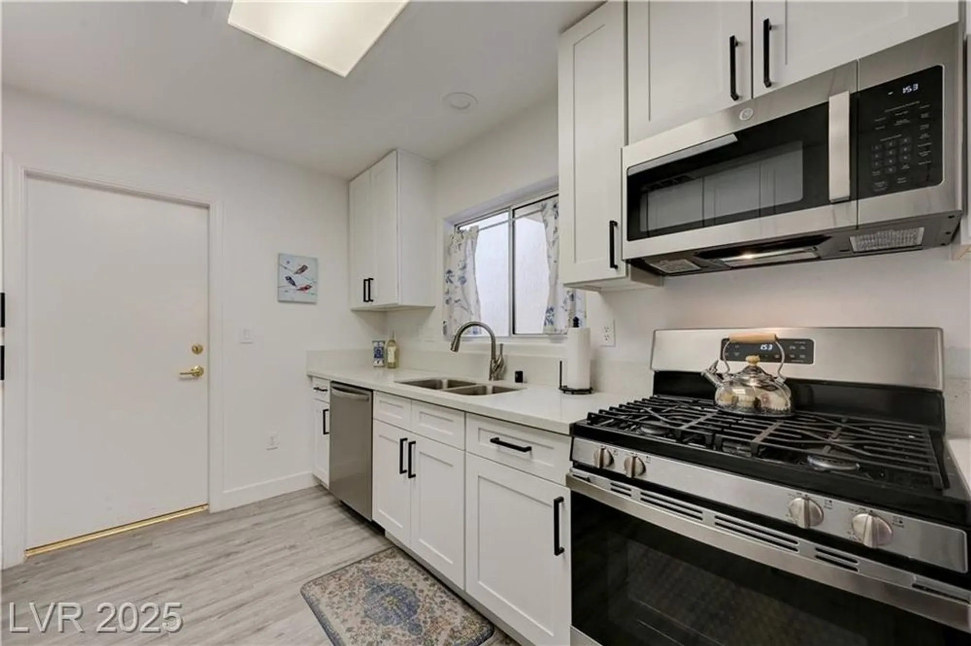 Property Slideshow image 23 of 67 | 2125 hallston st, Las Vegas, NV, 89134