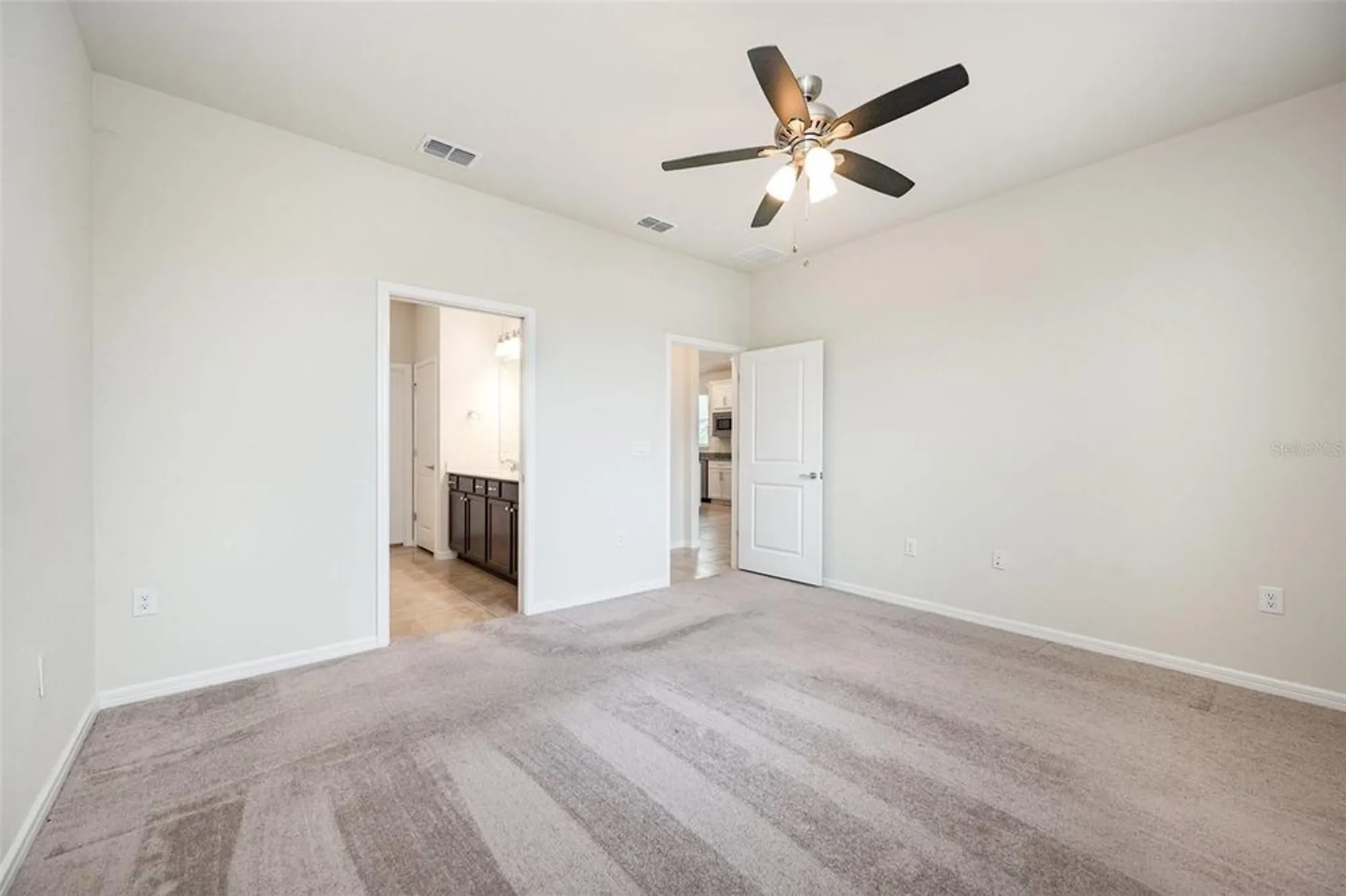 Property Slideshow image 13 of 27 | 2587 cliff way, Saint Cloud, FL, 34771