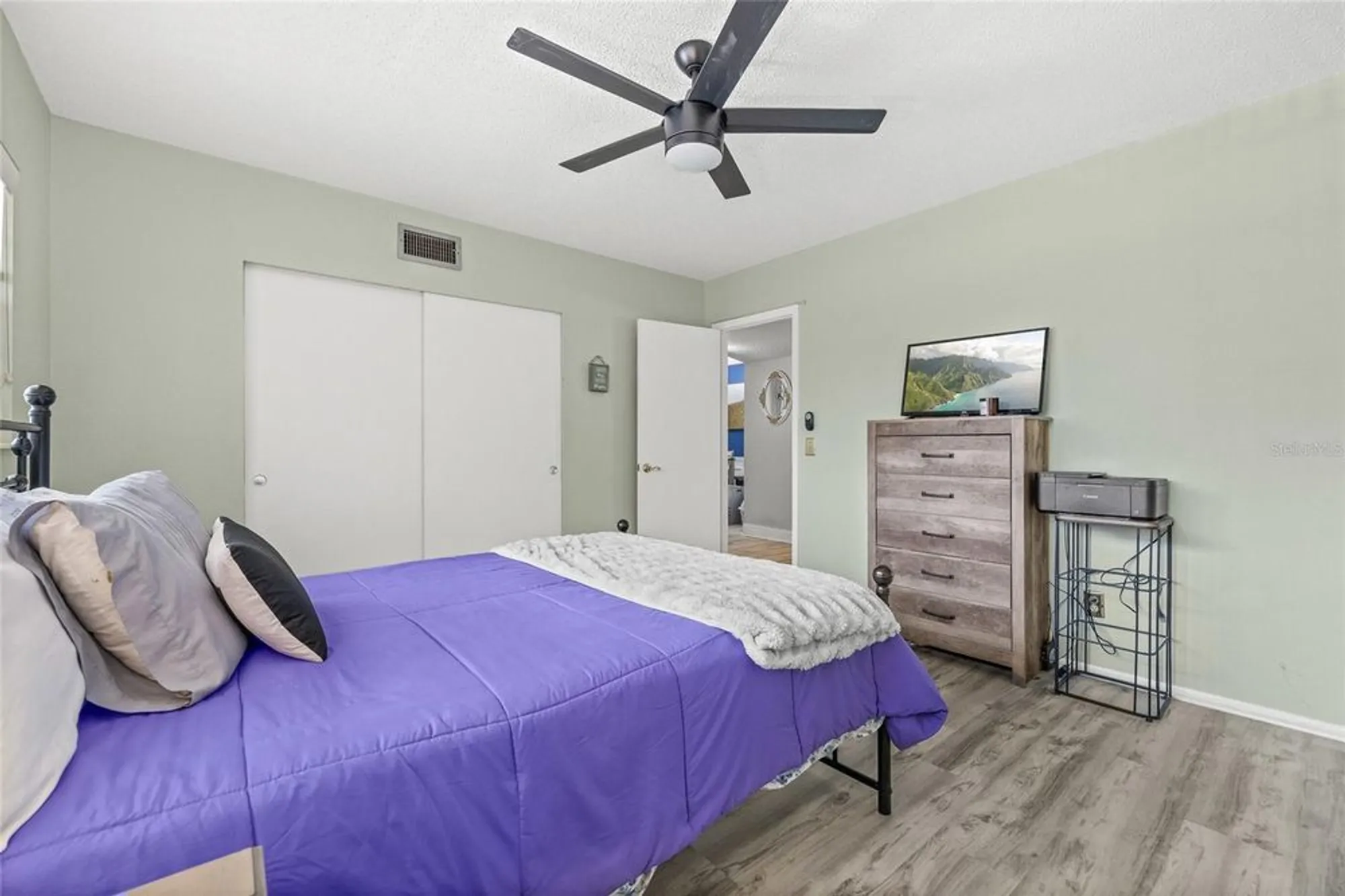 Property Slideshow image 25 of 42 | 2416 world parkway blvd 26, Clearwater, FL, 33763
