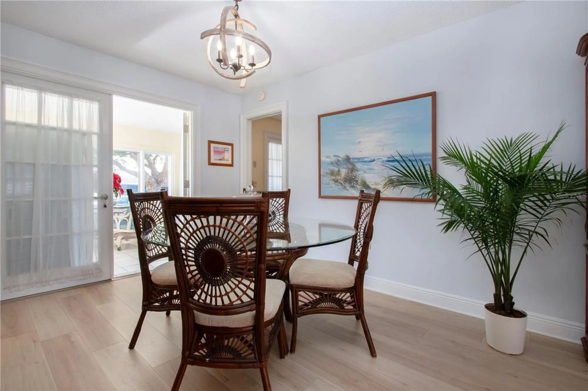 Property Slideshow image 16 of 69 | 2016 east view dr, Sun City Center, FL, 33573