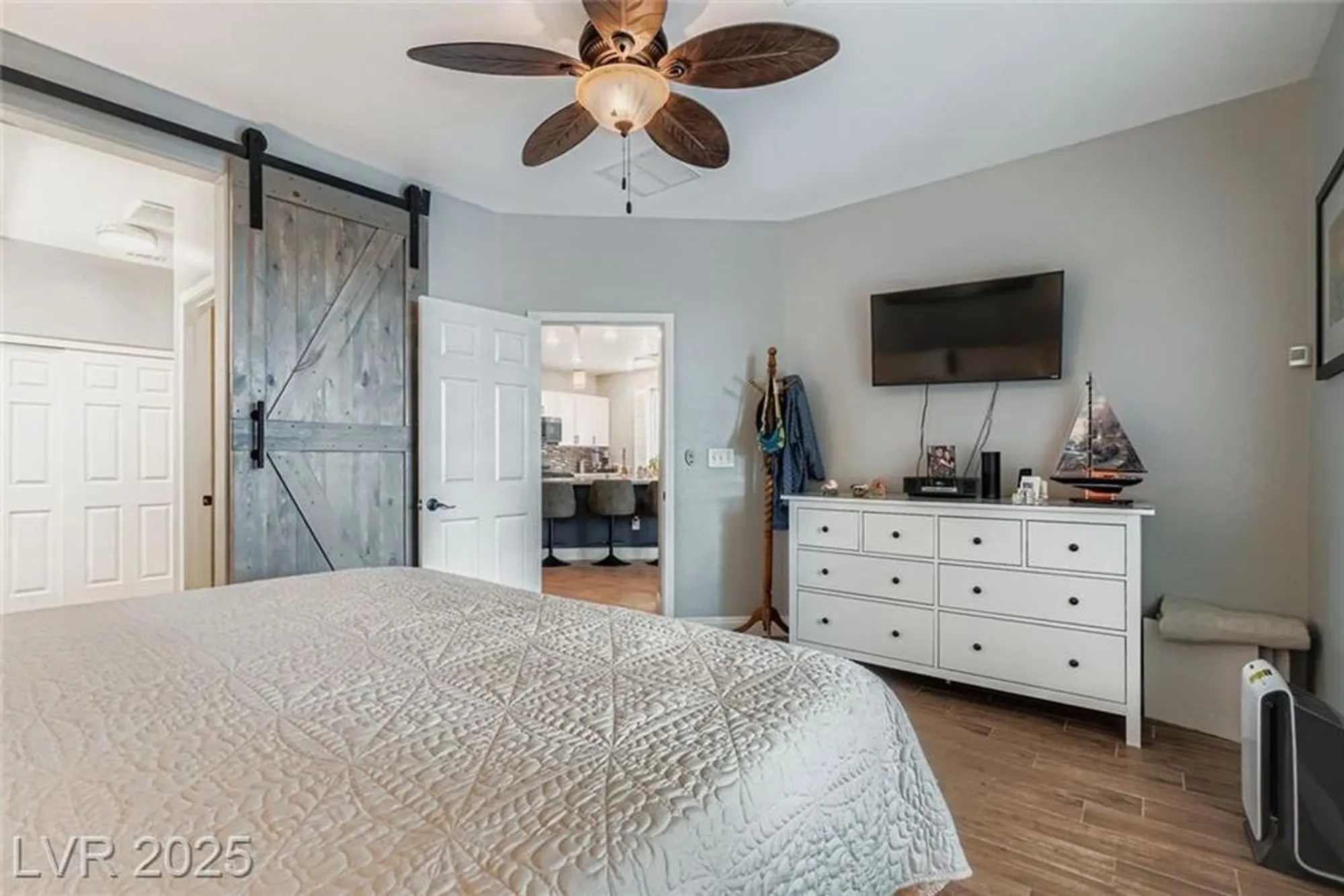 Property Slideshow image 13 of 27 | 4826 regalo bello st, Las Vegas, NV, 89135