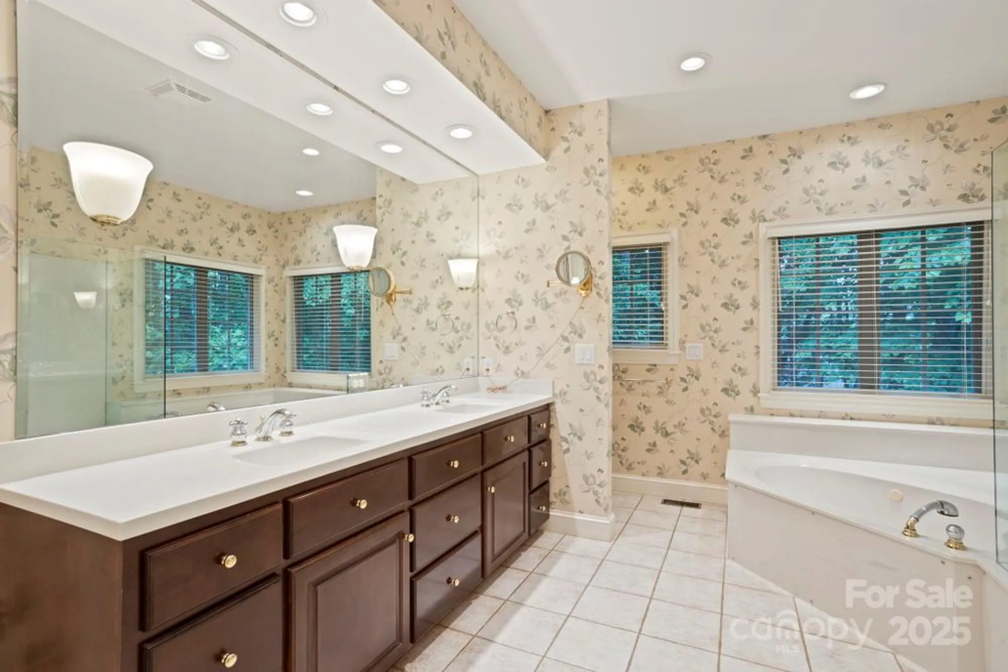 Property Slideshow image 25 of 48 | 132 berry creek dr, Flat Rock, NC, 28731