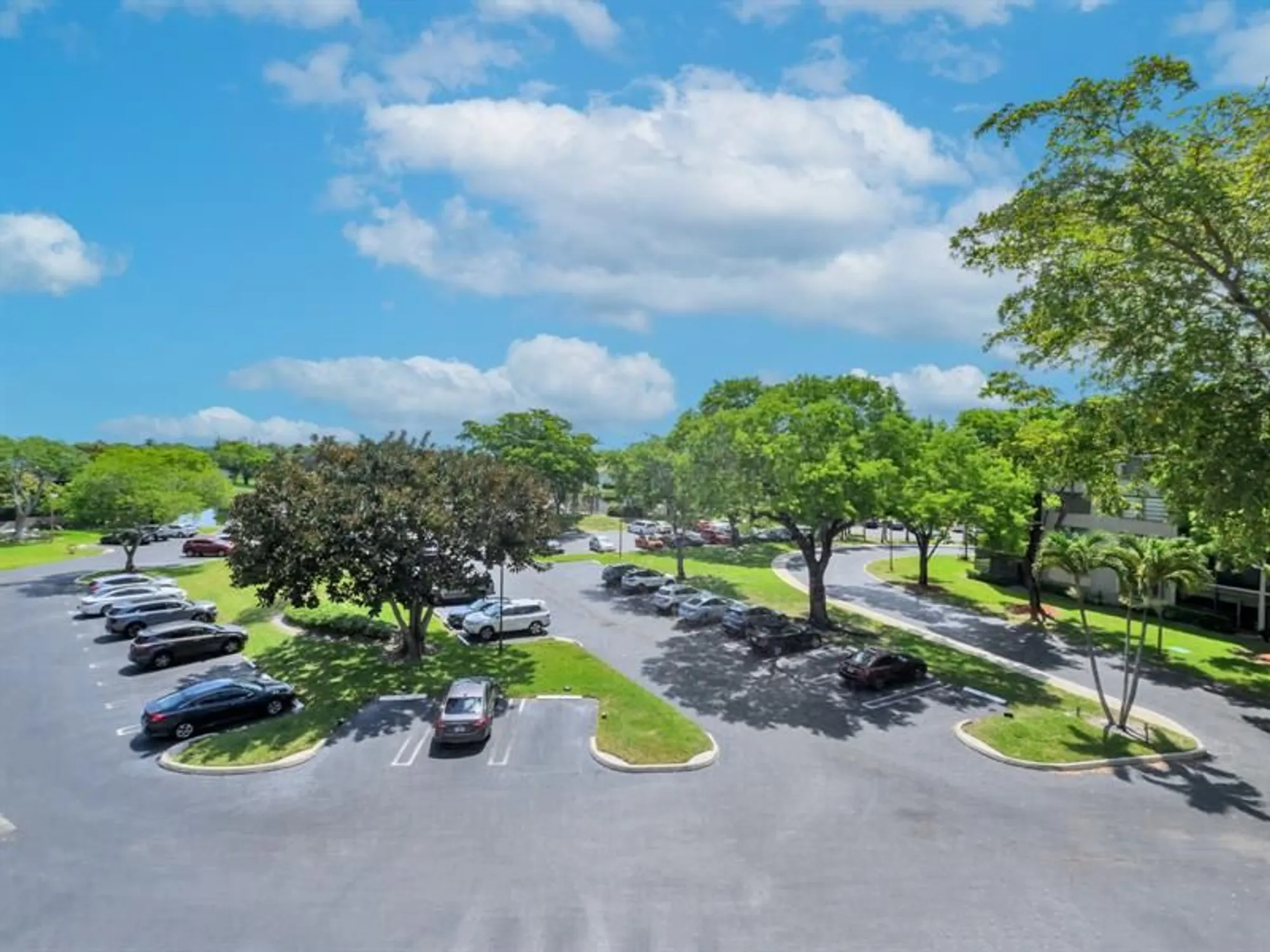 Property Slideshow image 36 of 51 | 1101 colony point cir 422, Pembroke Pines, FL, 33026