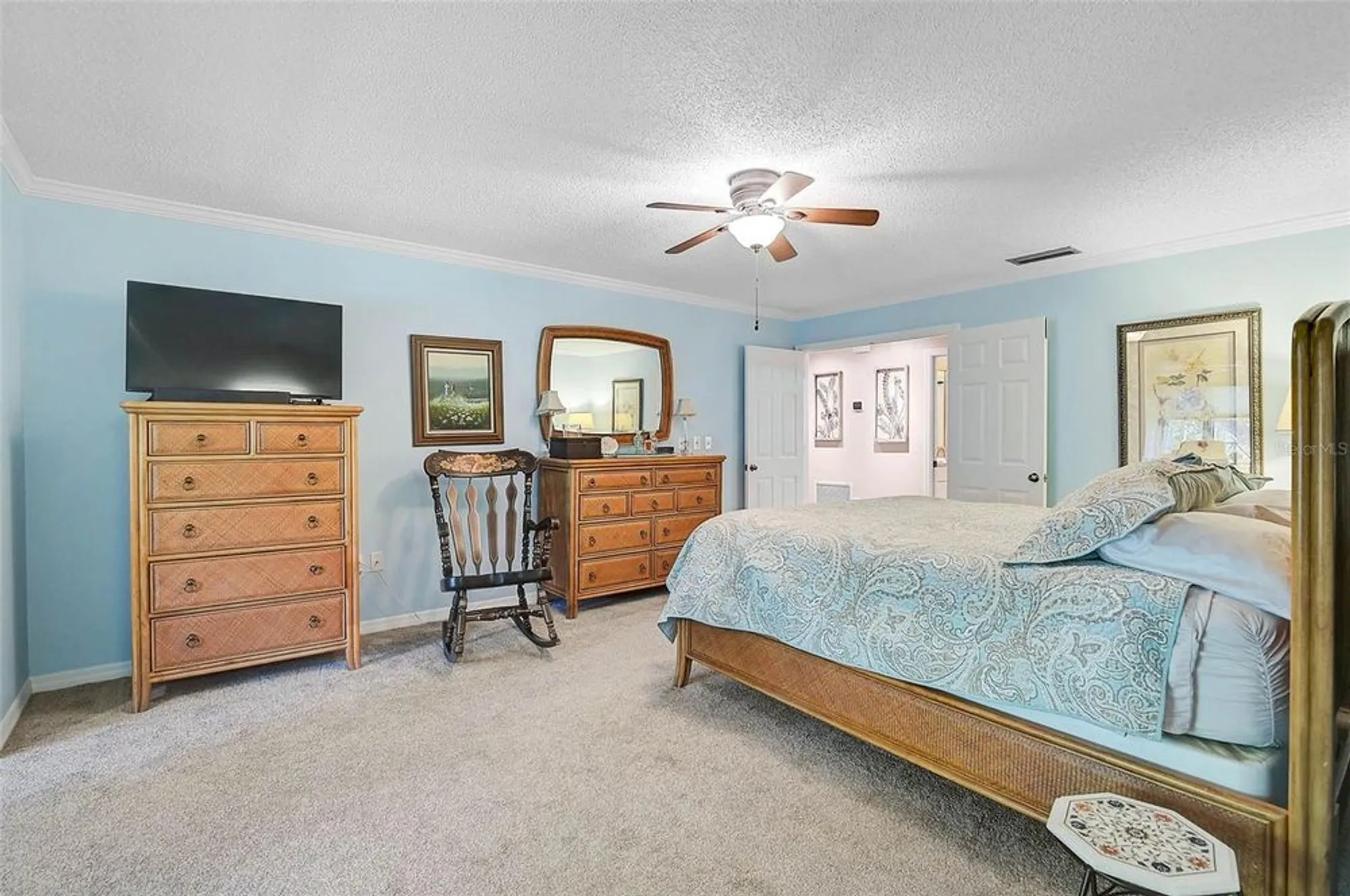 Property Slideshow image 17 of 61 | 3890 wilshire cir 27, Sarasota, FL, 34238