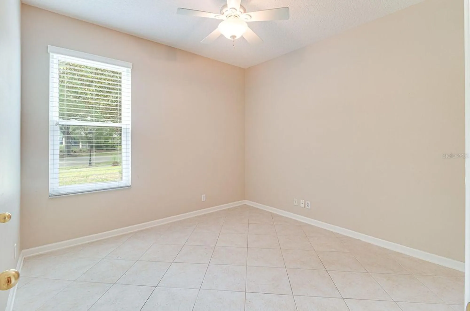 Property Slideshow image 20 of 46 | 1018 heron point cir, Deland, FL, 32724