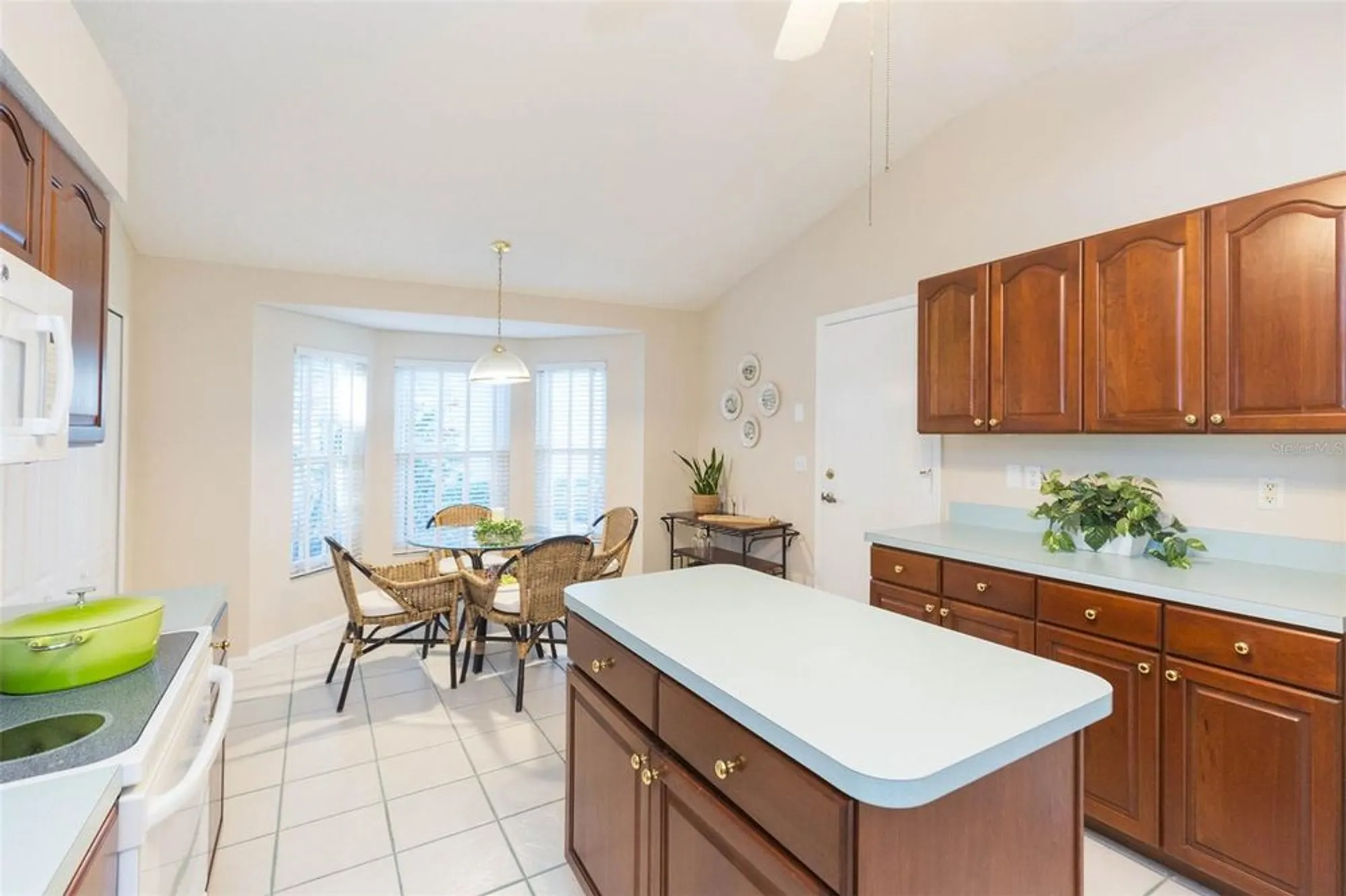 Property Slideshow image 15 of 72 | 951 villeroy greens dr, Sun City Center, FL, 33573