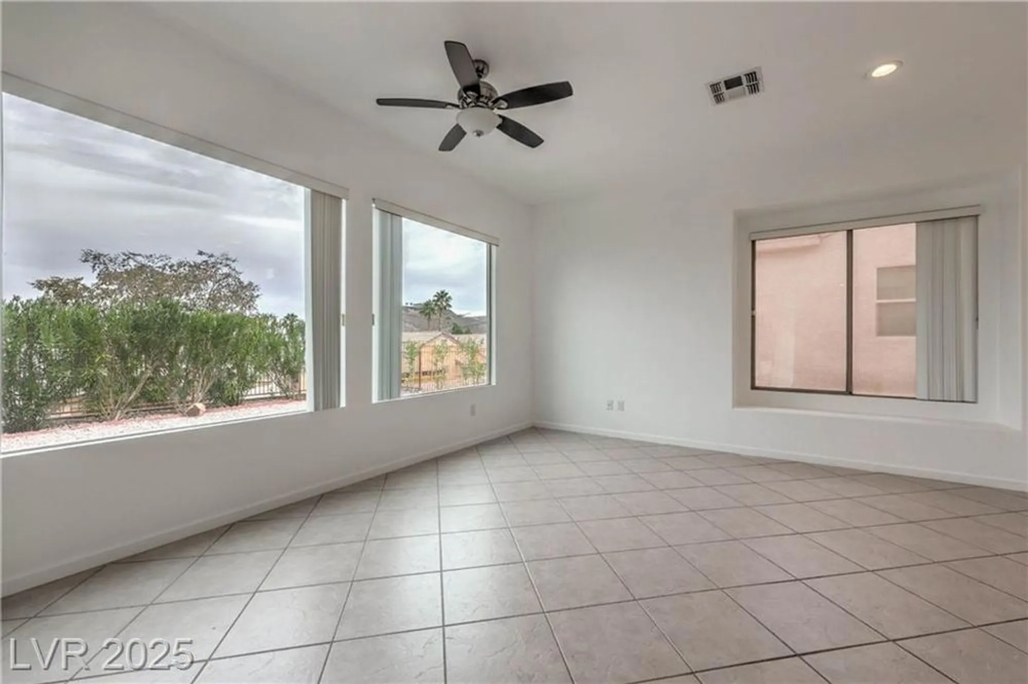 Property Slideshow image 16 of 36 | 562 mountain links dr, Henderson, NV, 89012