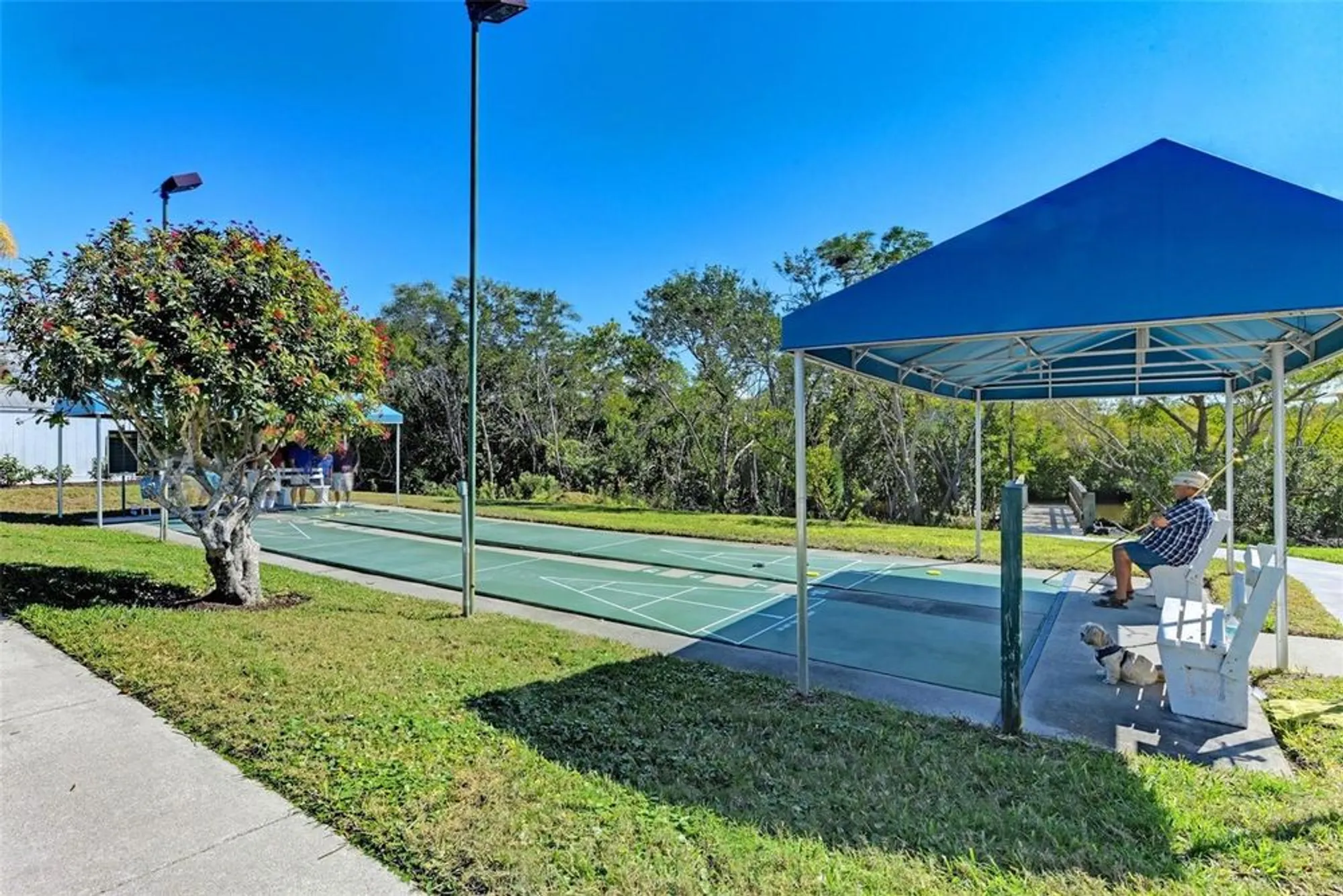 Property Slideshow image 42 of 45 | 1247 edgewater cir # 1247, Bradenton, FL, 34209