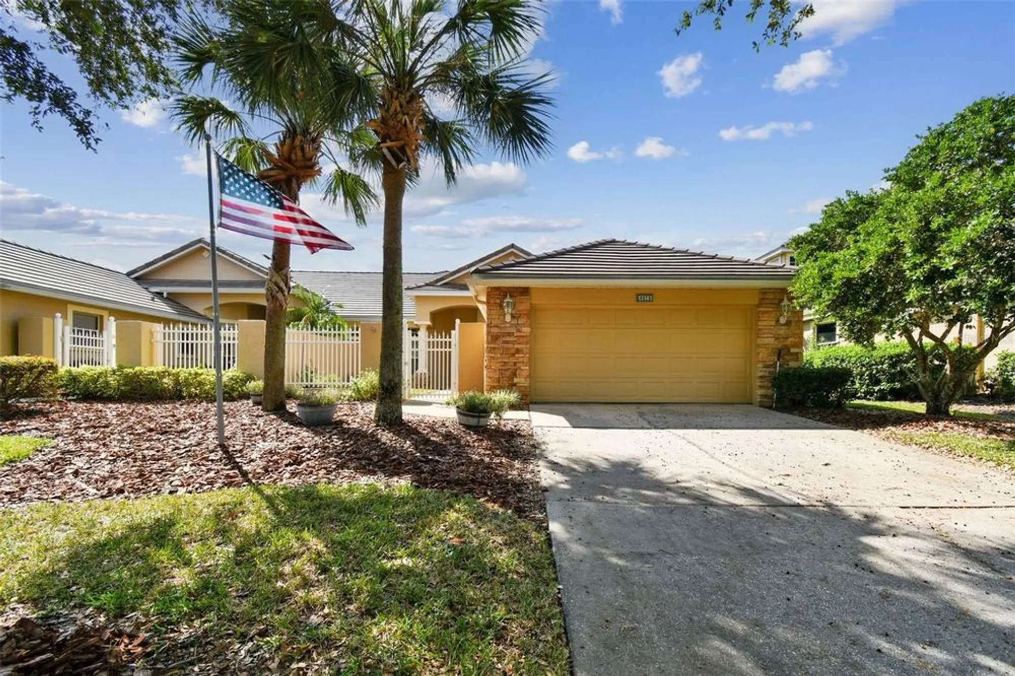 Property Slideshow image 3 of 97 | 13141 palmilla cir, Dade City, FL, 33525