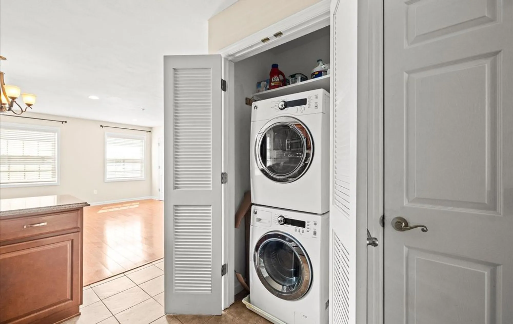 Property Slideshow image 11 of 20 | 1002 willow ln, Valley Stream, NY, 11580