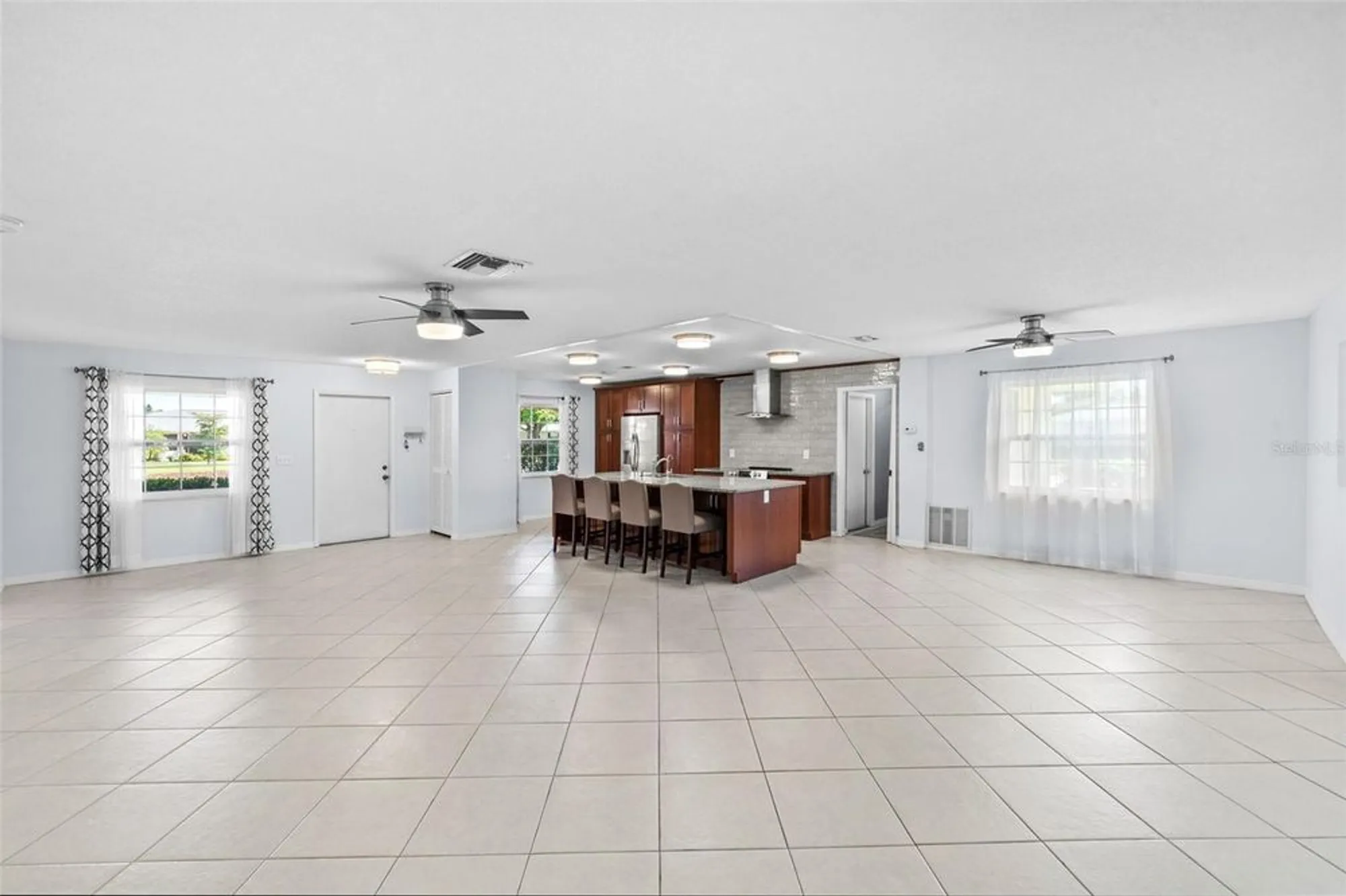 Property Slideshow image 16 of 70 | 7082 w country club dr n # 7082, Sarasota, FL, 34243