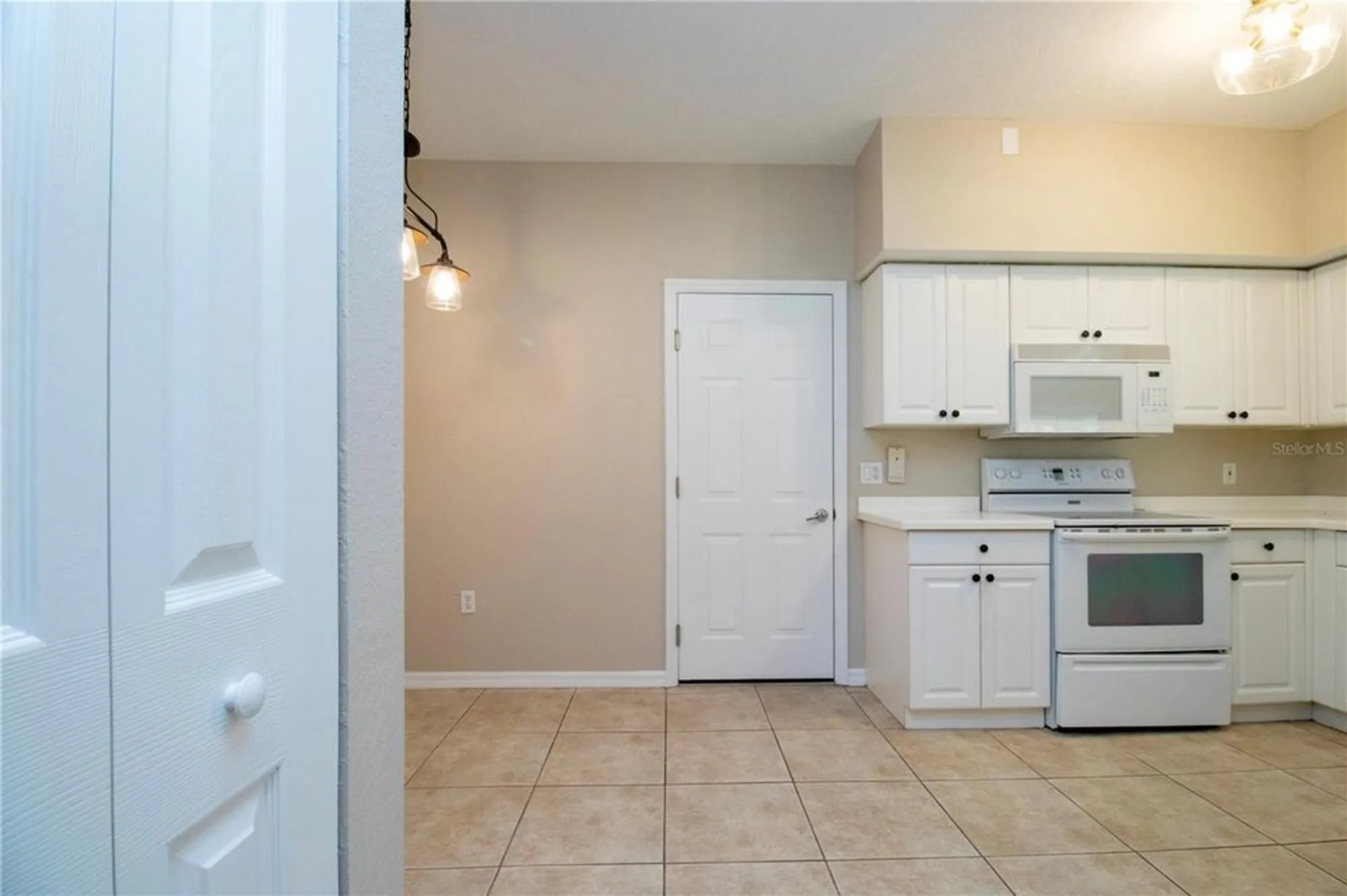Property Slideshow image 12 of 37 | 7139 cedar hollow cir # 101, Bradenton, FL, 34203
