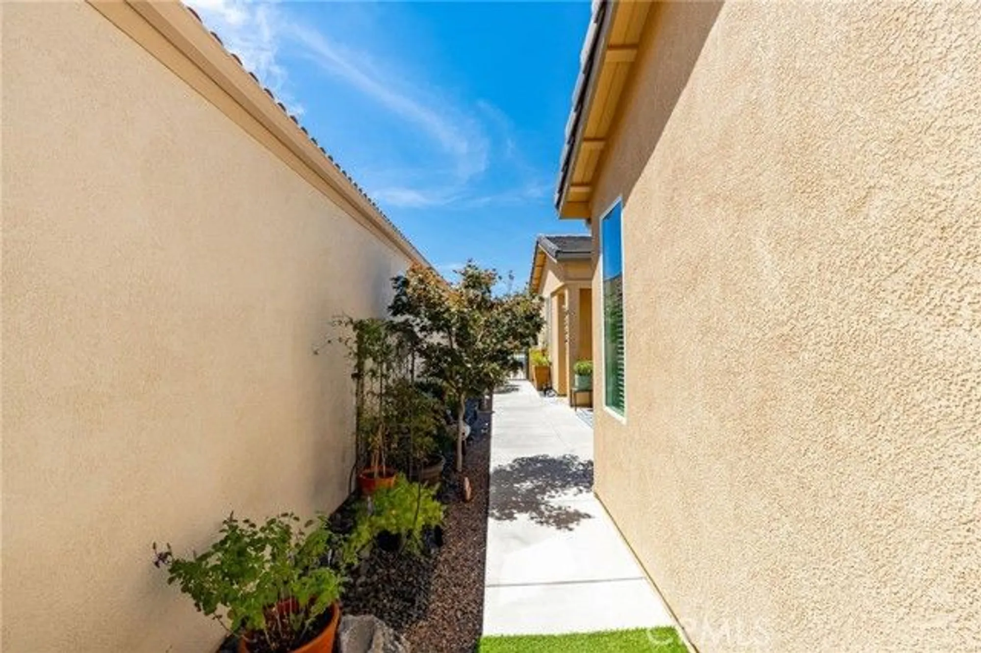 Property Slideshow image 35 of 62 | 126 thistle crk, Beaumont, CA, 92223