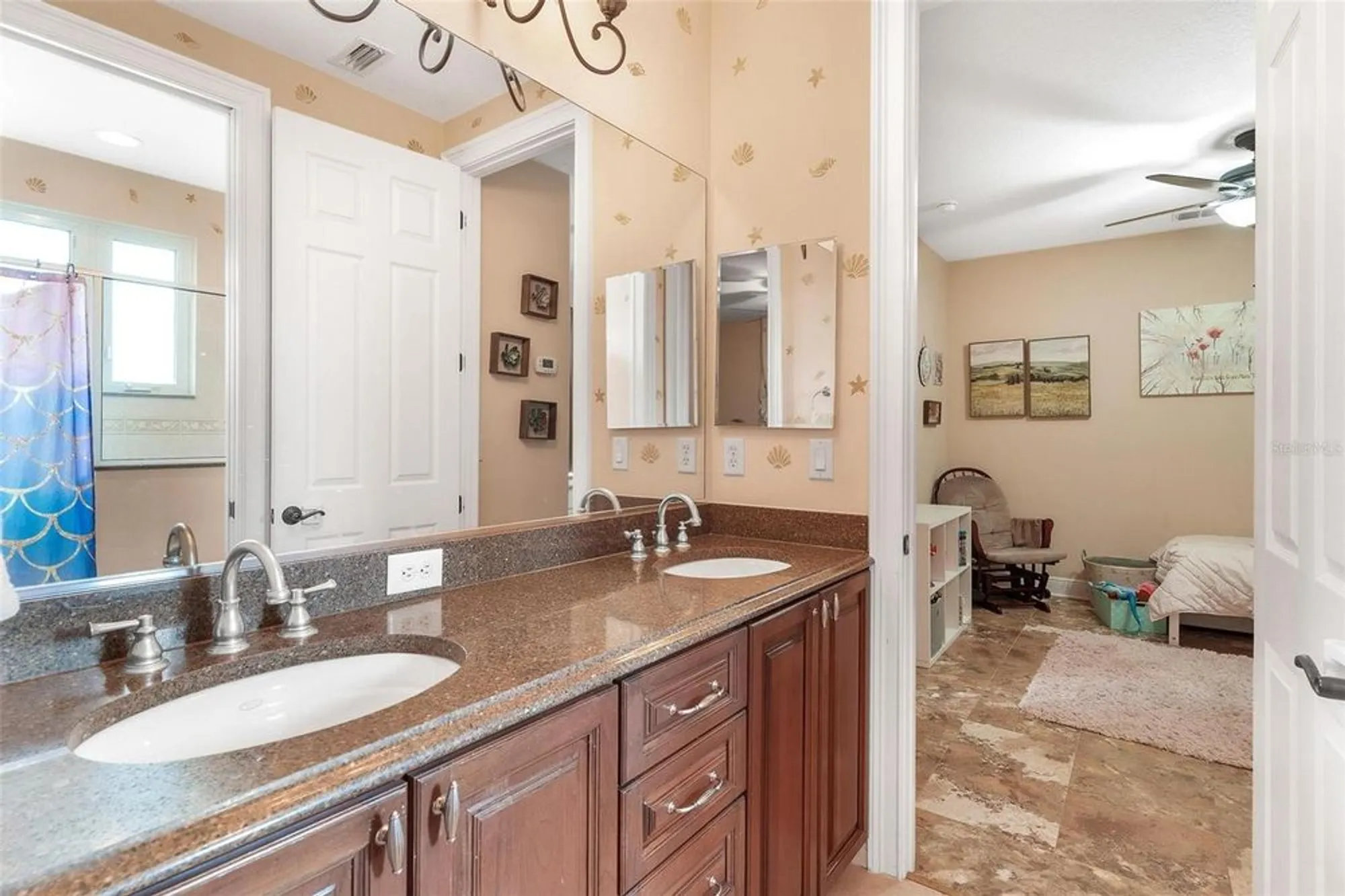 Property Slideshow image 27 of 47 | 38800 harborwoods pl, Lady Lake, FL, 32159