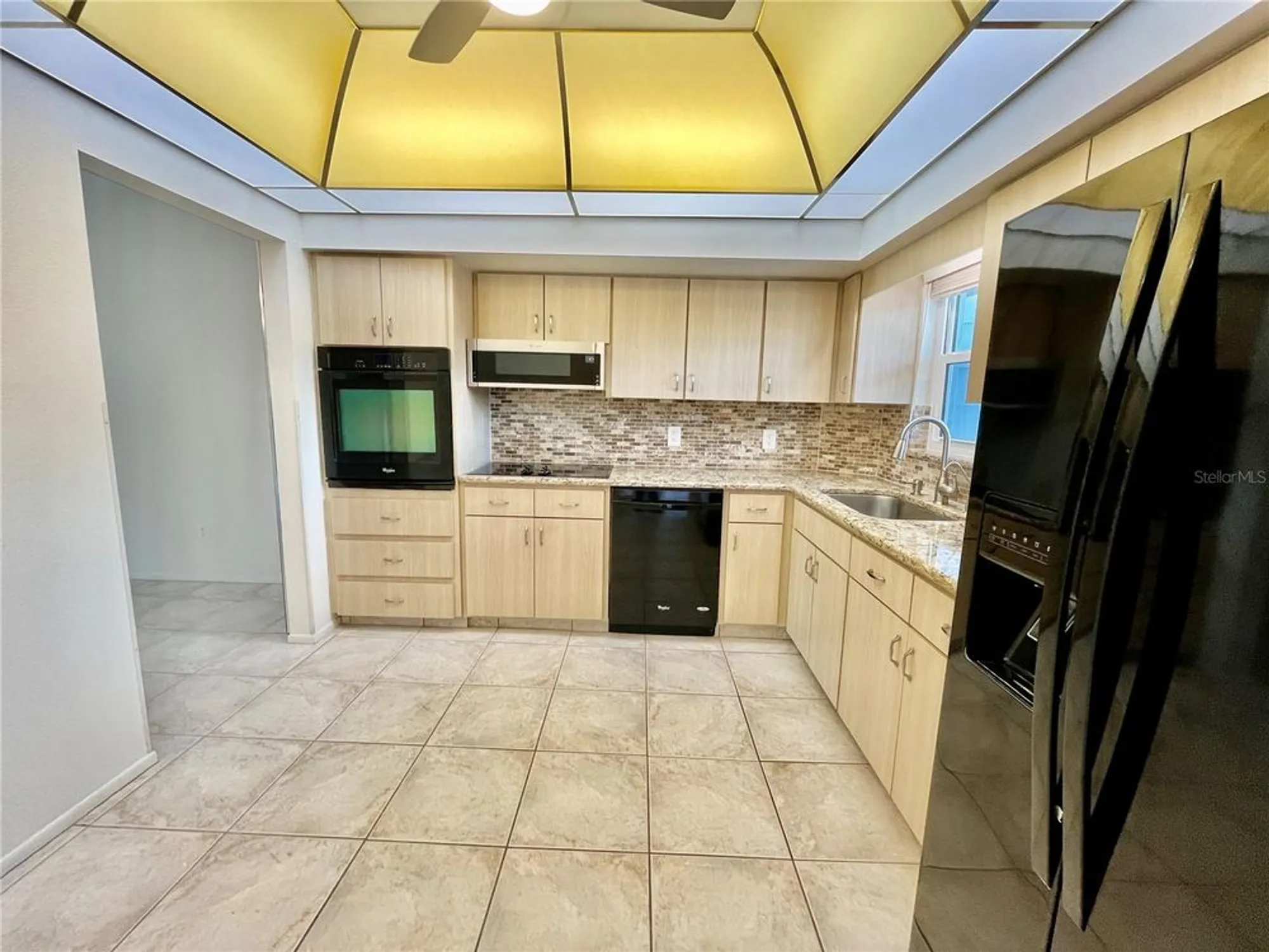 Property Slideshow image 9 of 50 | 2341 haitian dr 49, Clearwater, FL, 33763