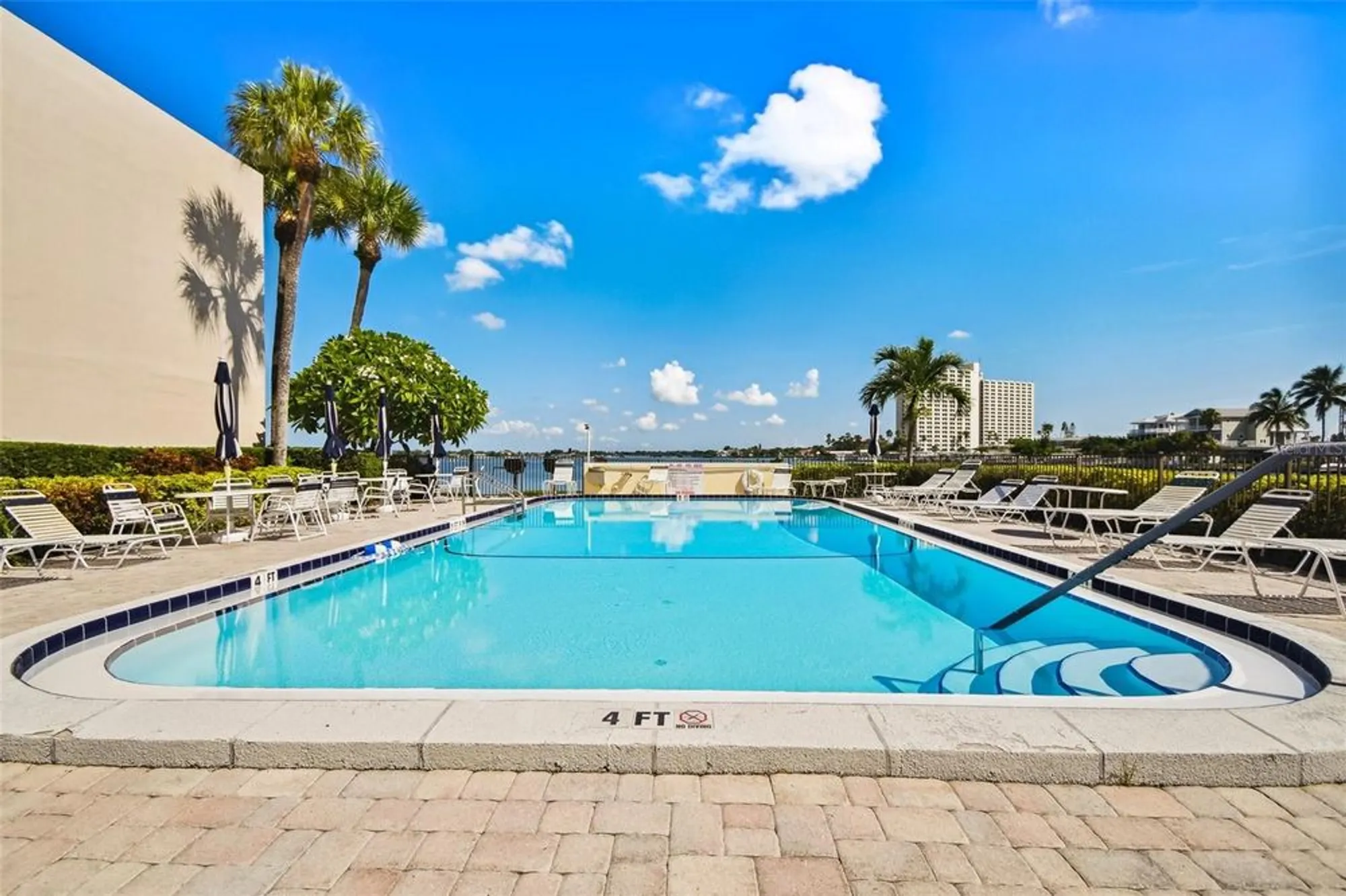 Property Slideshow image 77 of 93 | 7400 sun island dr 207, South Pasadena, FL, 33707