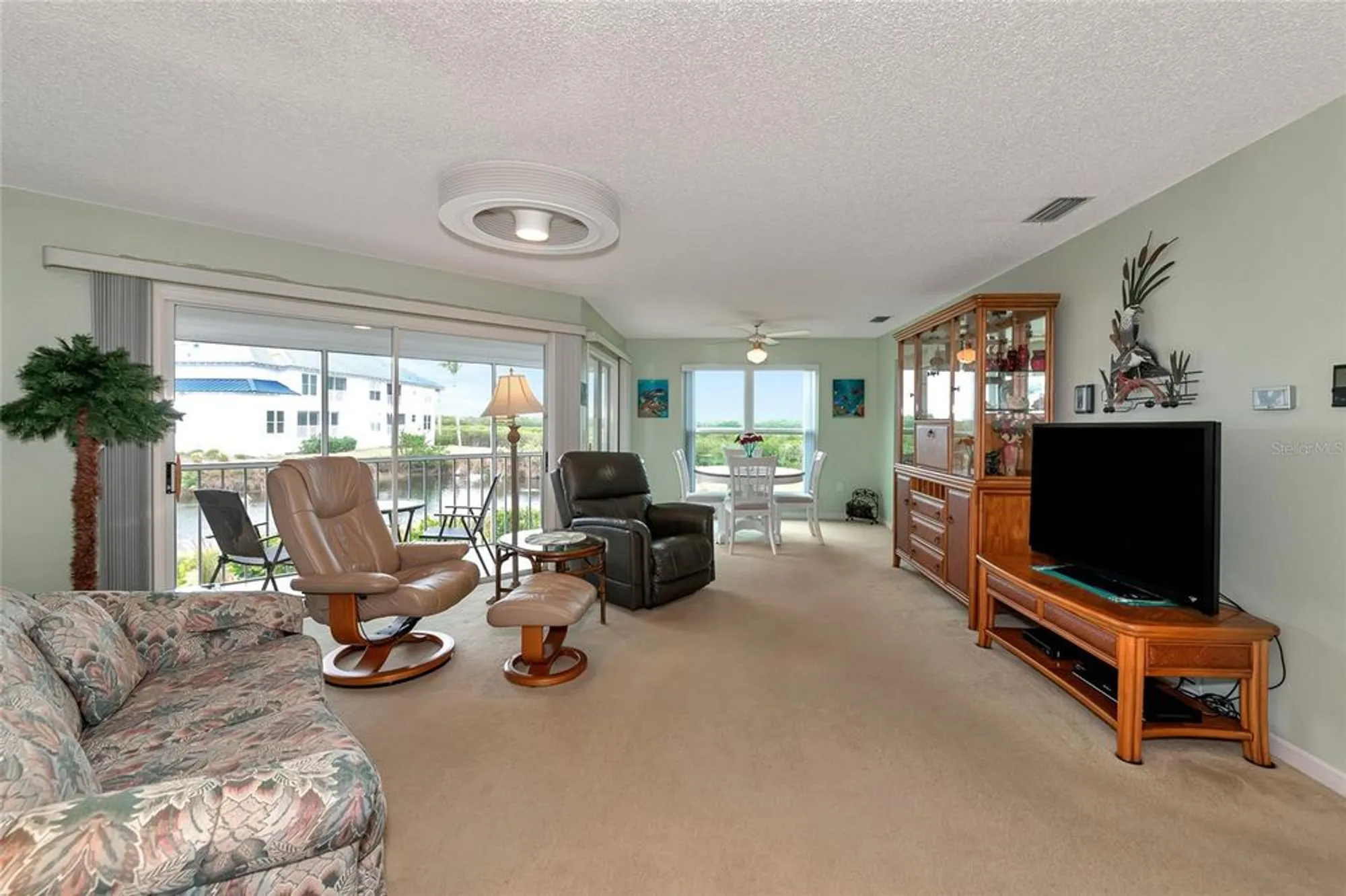 Property Slideshow image 5 of 53 | 829 audubon dr # 829, Bradenton, FL, 34209