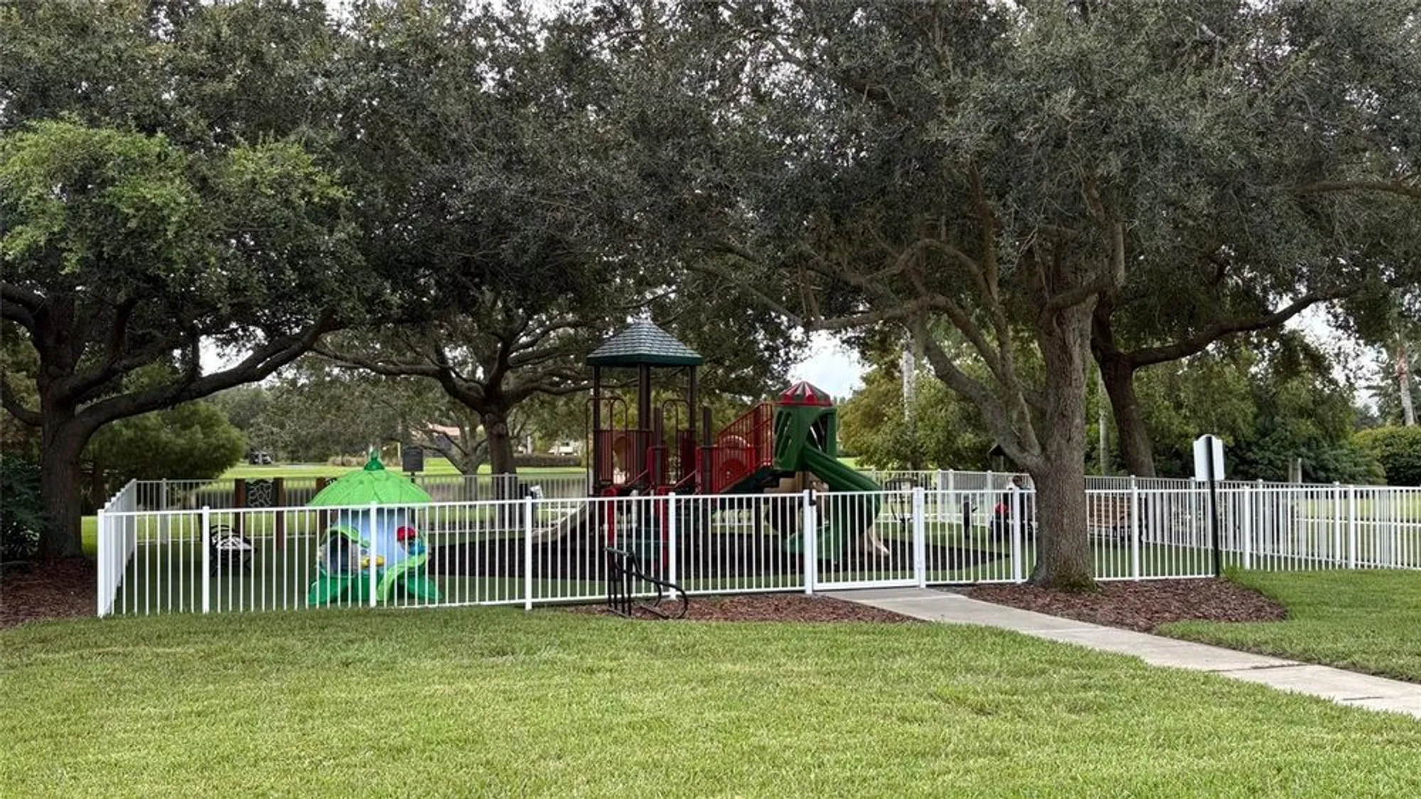 Property Slideshow image 31 of 46 | 11887 delfina ln, Orlando, FL, 32827