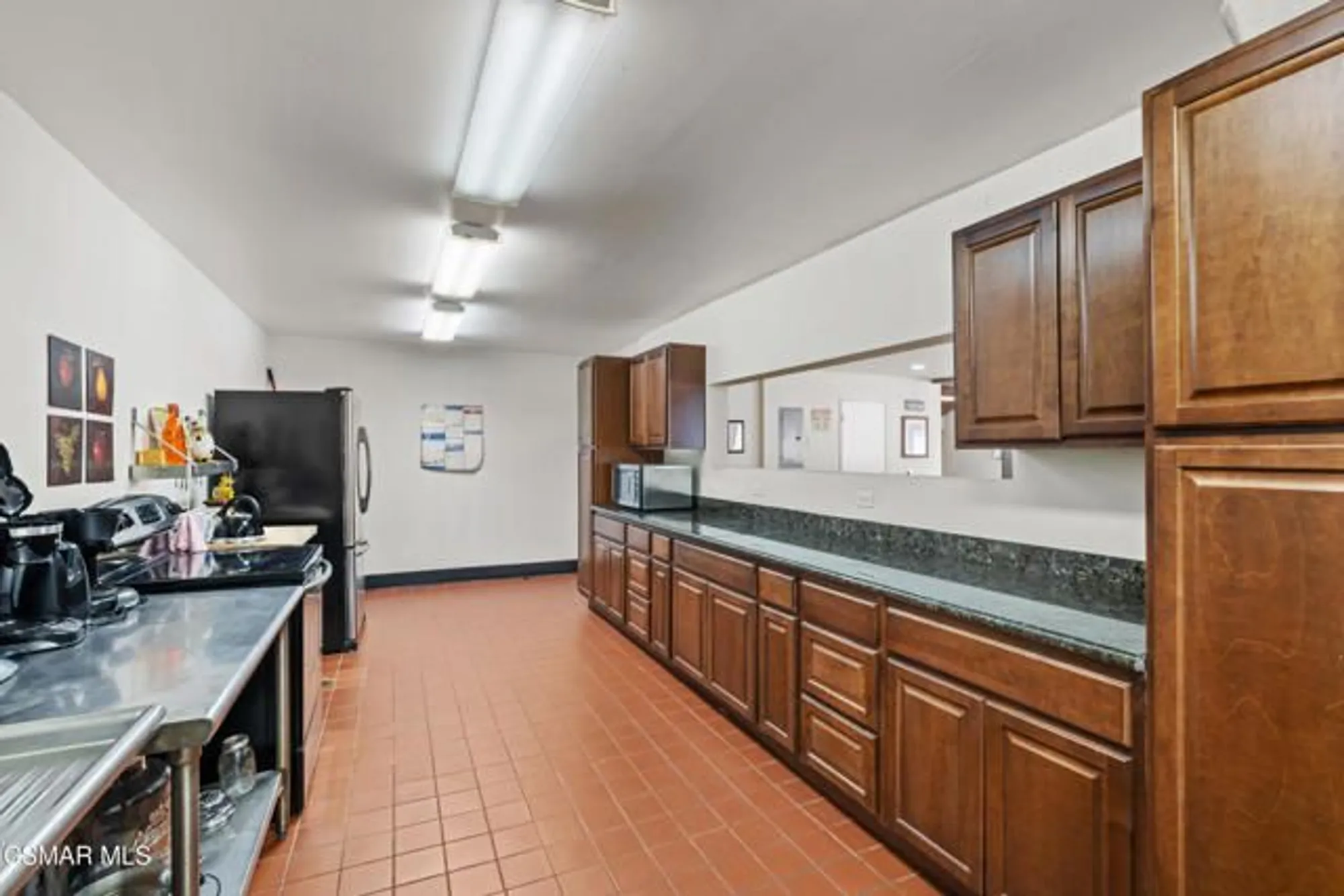 Property Slideshow image 54 of 62 | 224 oakleaf dr 105, Thousand Oaks, CA, 91360