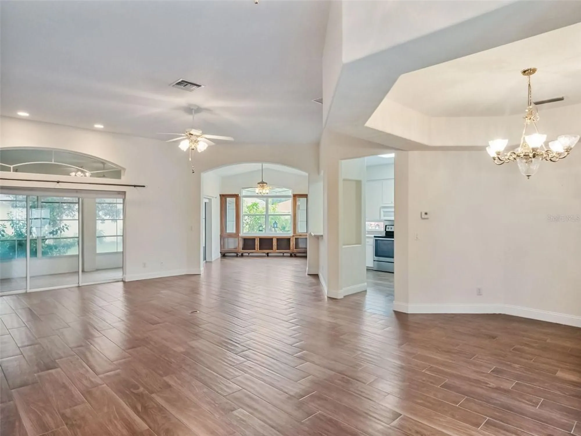 Property Slideshow image 5 of 63 | 4700 st andrews arc, Leesburg, FL, 34748