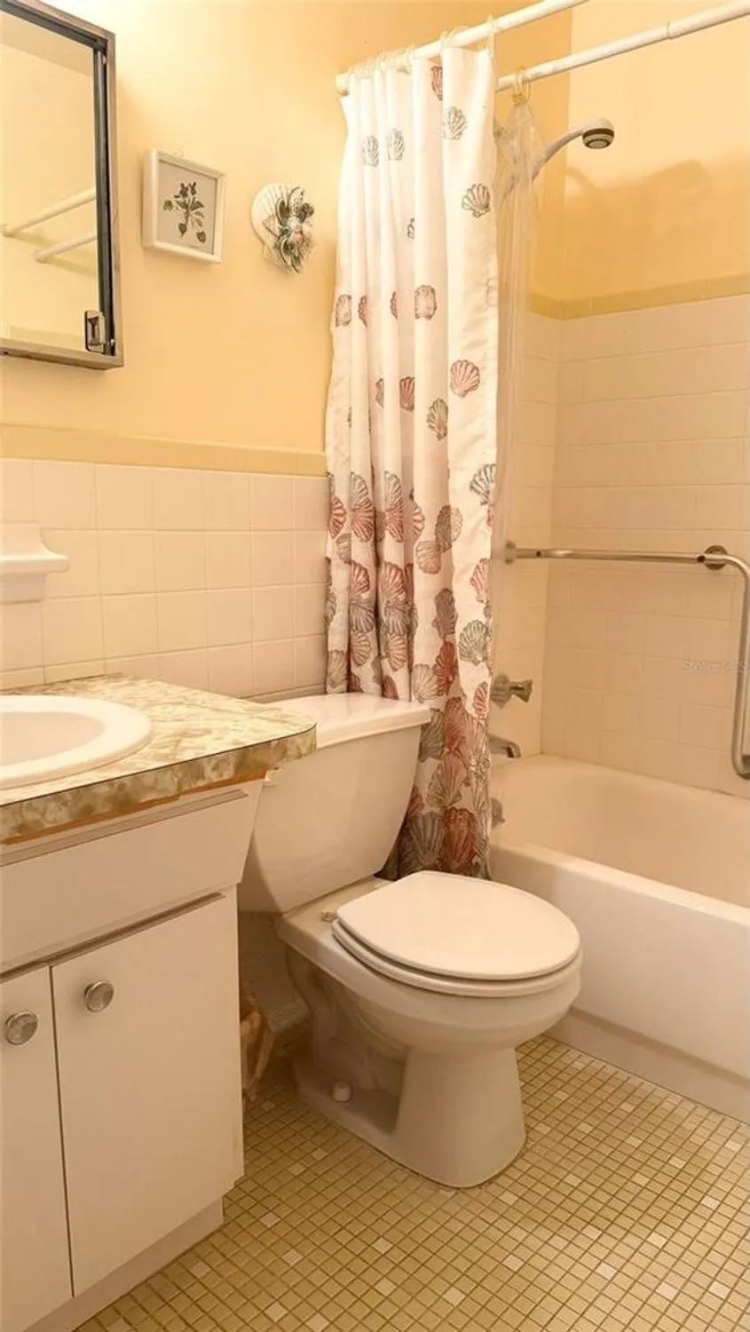 Property Slideshow image 25 of 33 | 2460 canadian way 48, Clearwater, FL, 33763