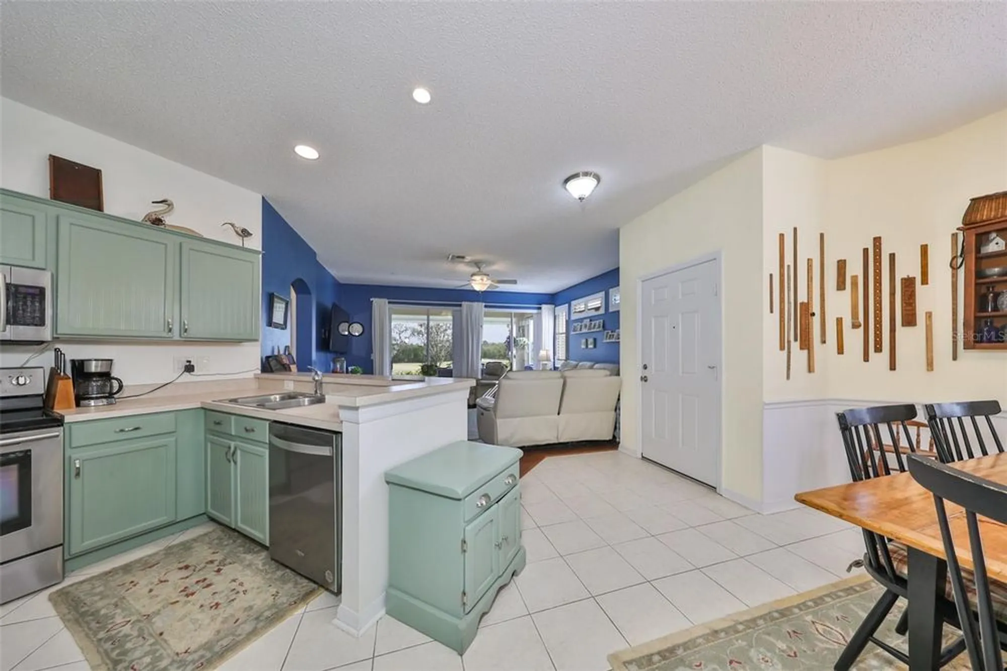 Property Slideshow image 12 of 41 | 2019 acadia greens dr, Sun City Center, FL, 33573