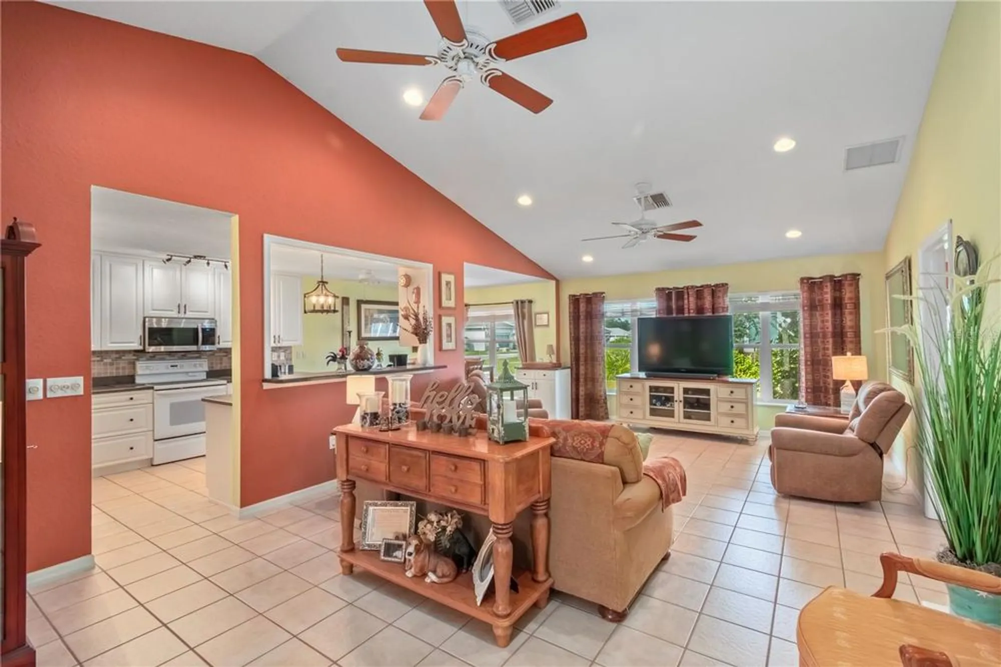 Property Slideshow image 7 of 44 | 11233 sw 73rd cir, Ocala, FL, 34476