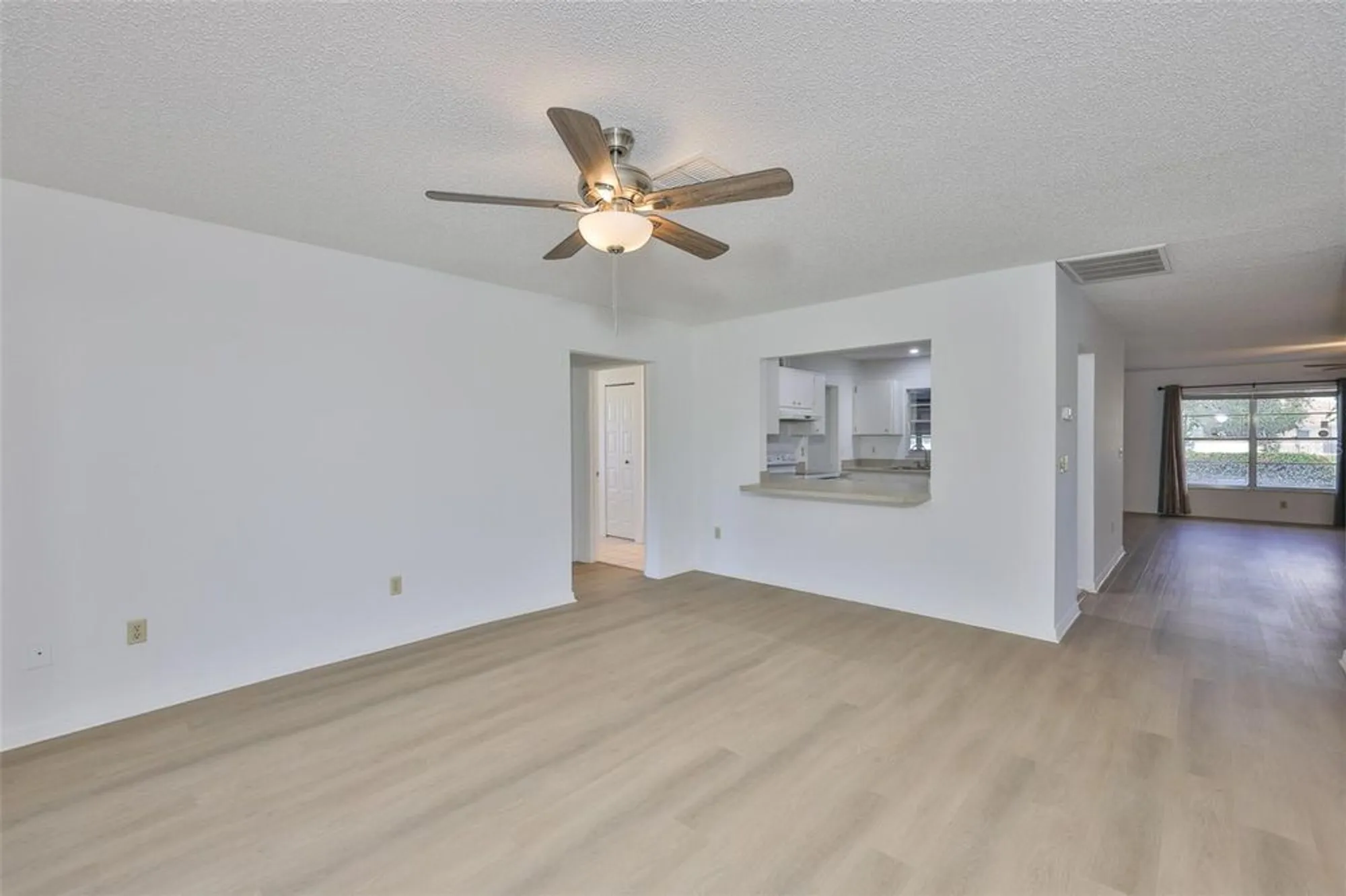 Property Slideshow image 14 of 47 | 1219 wild feather ln, Sun City Center, FL, 33573