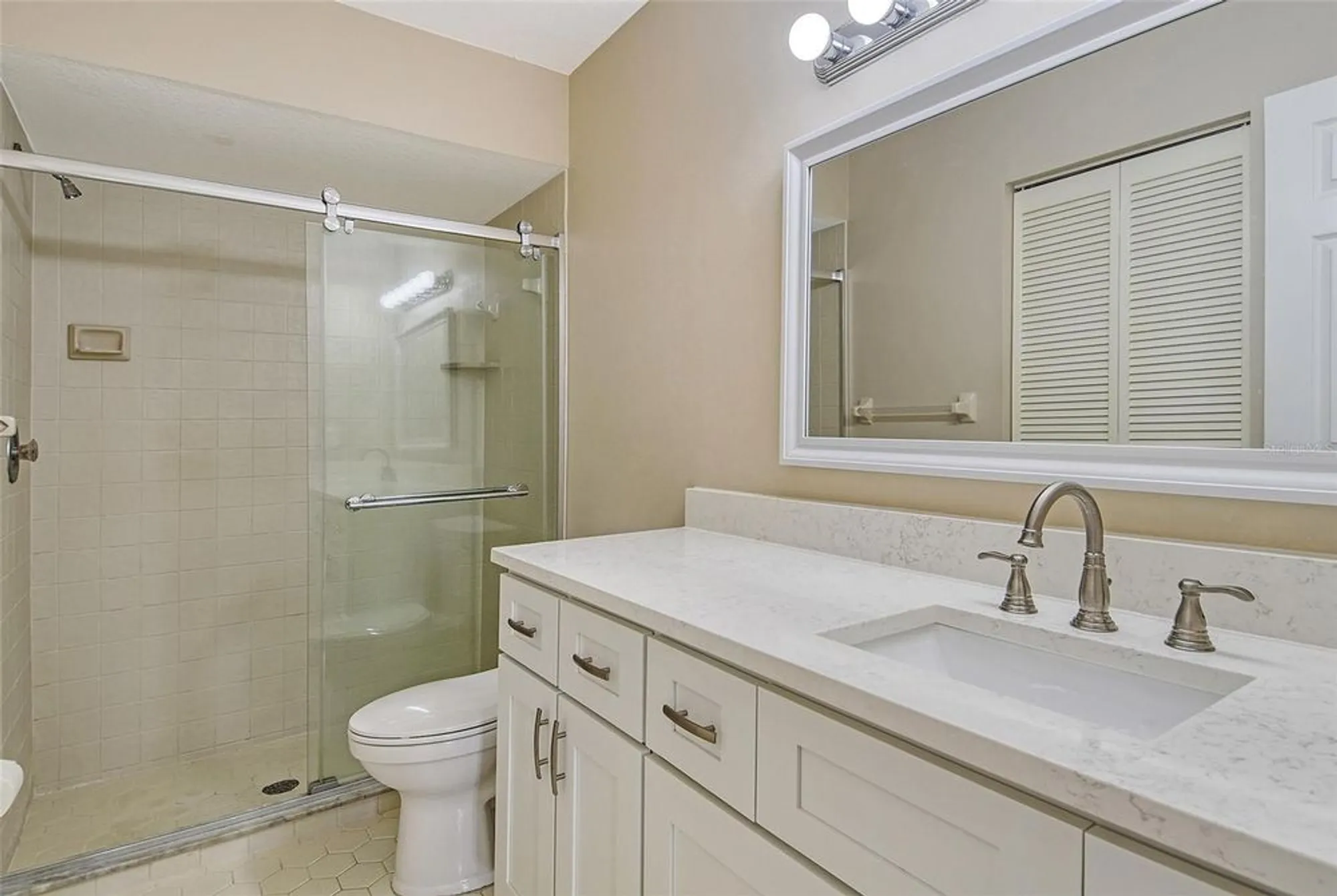 Property Slideshow image 24 of 38 | 6261 timber lake dr f6, Sarasota, FL, 34243