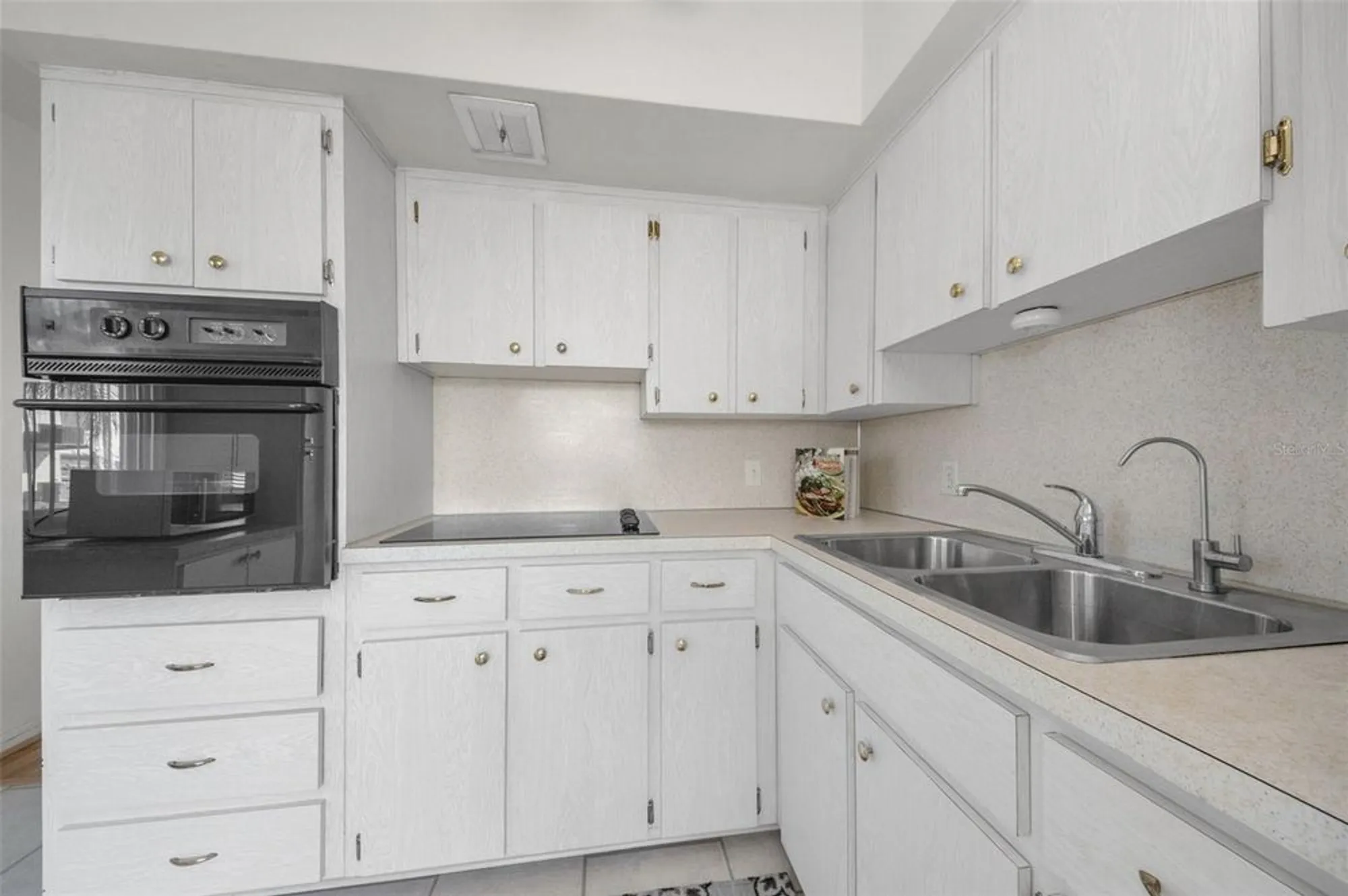 Property Slideshow image 17 of 98 | 2453 brazilia dr 47, Clearwater, FL, 33763