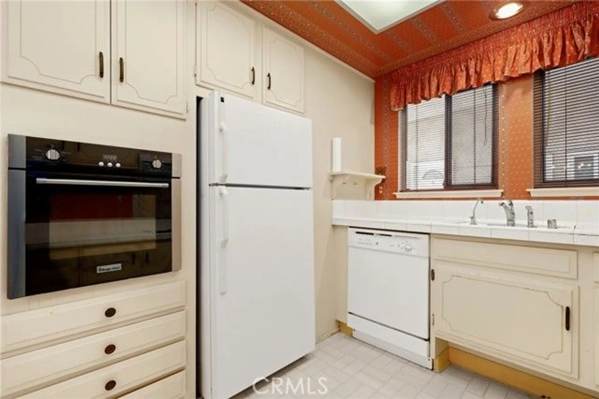 Property Slideshow image 11 of 24 | 2285 via puerta p, Laguna Woods, CA, 92637