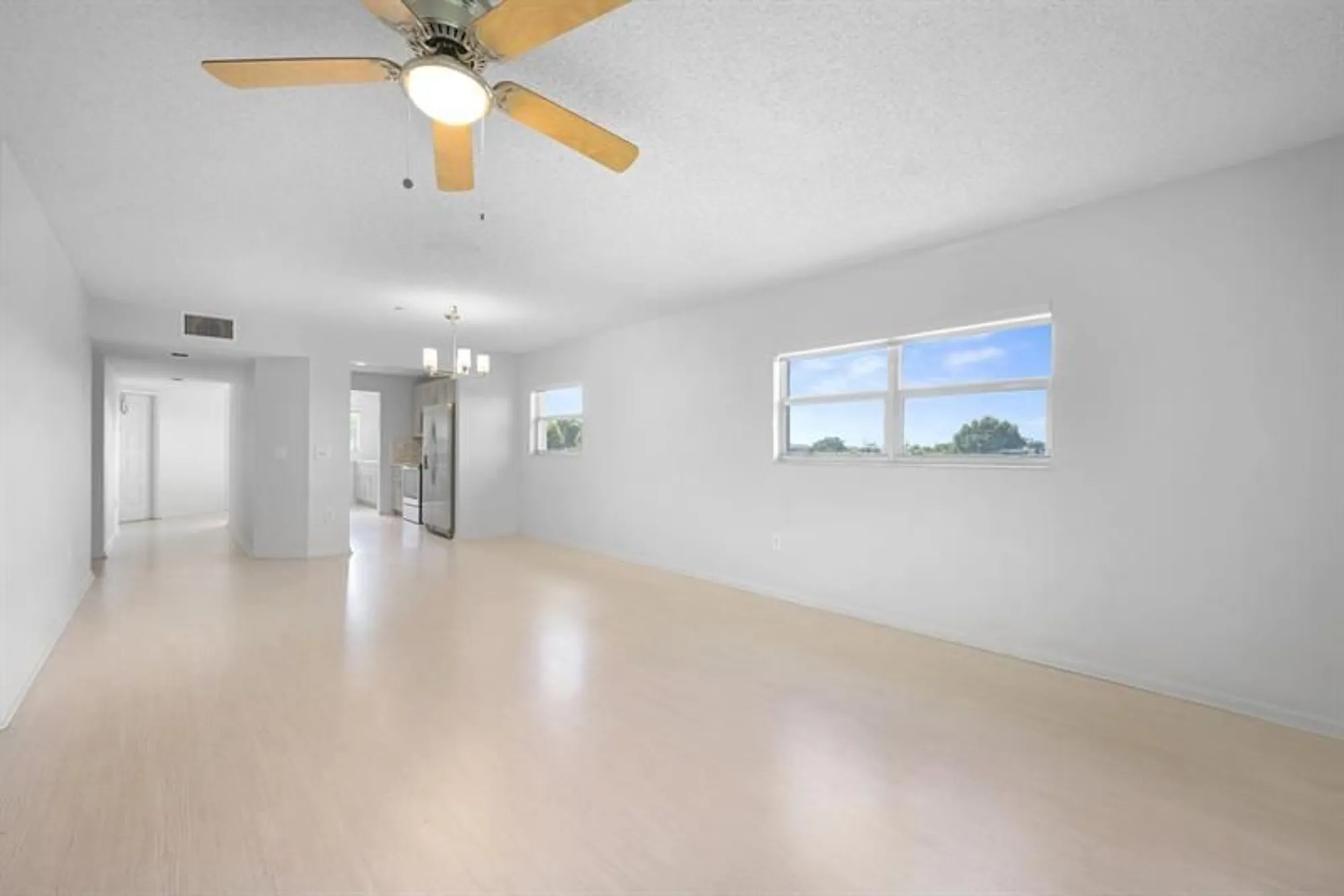 Property Slideshow image 5 of 23 | 550 sw 137th ave 401l, Pembroke Pines, FL, 33027