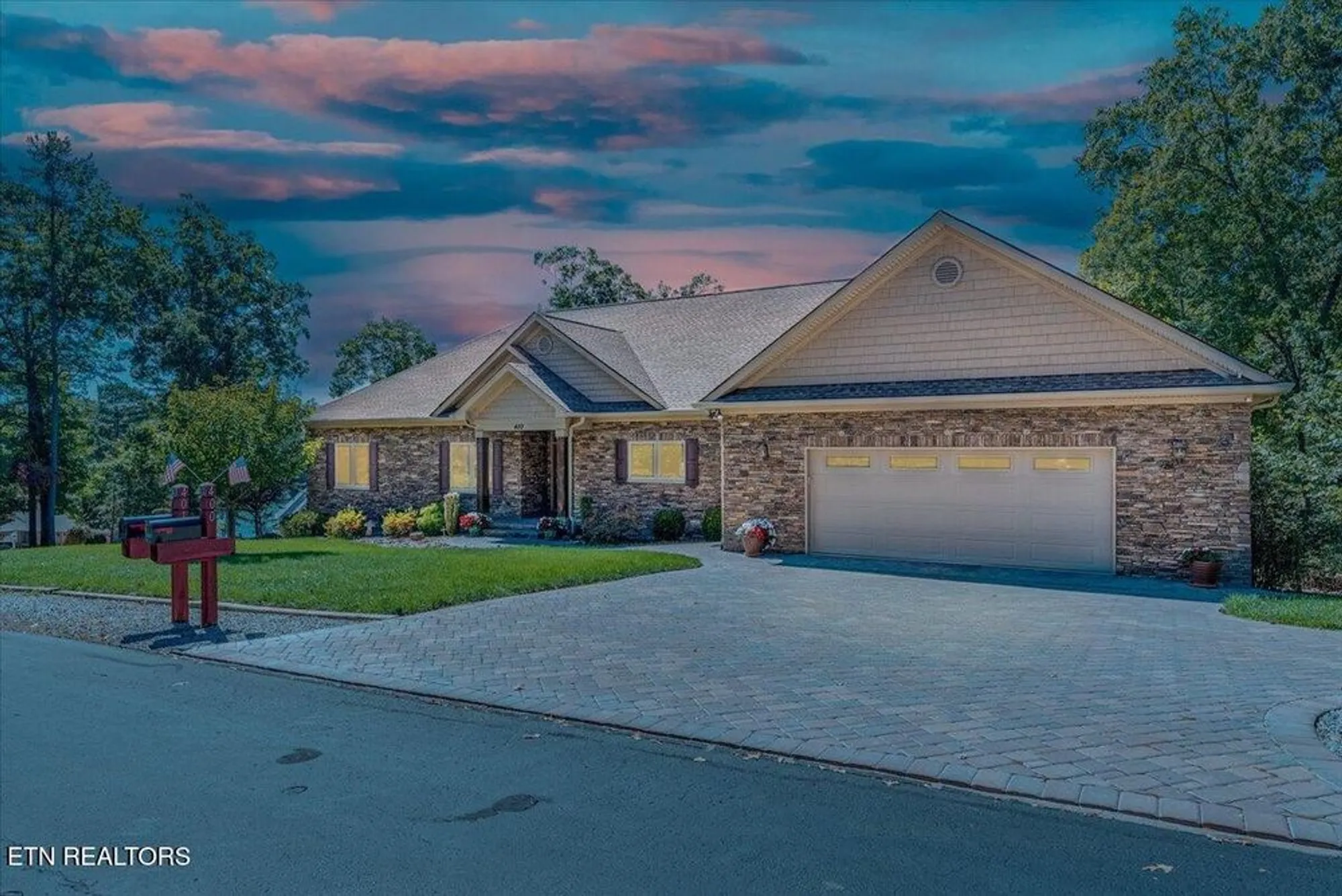 Property Slideshow image 2 of 54 | 400 tanasi way, Loudon, TN, 37774