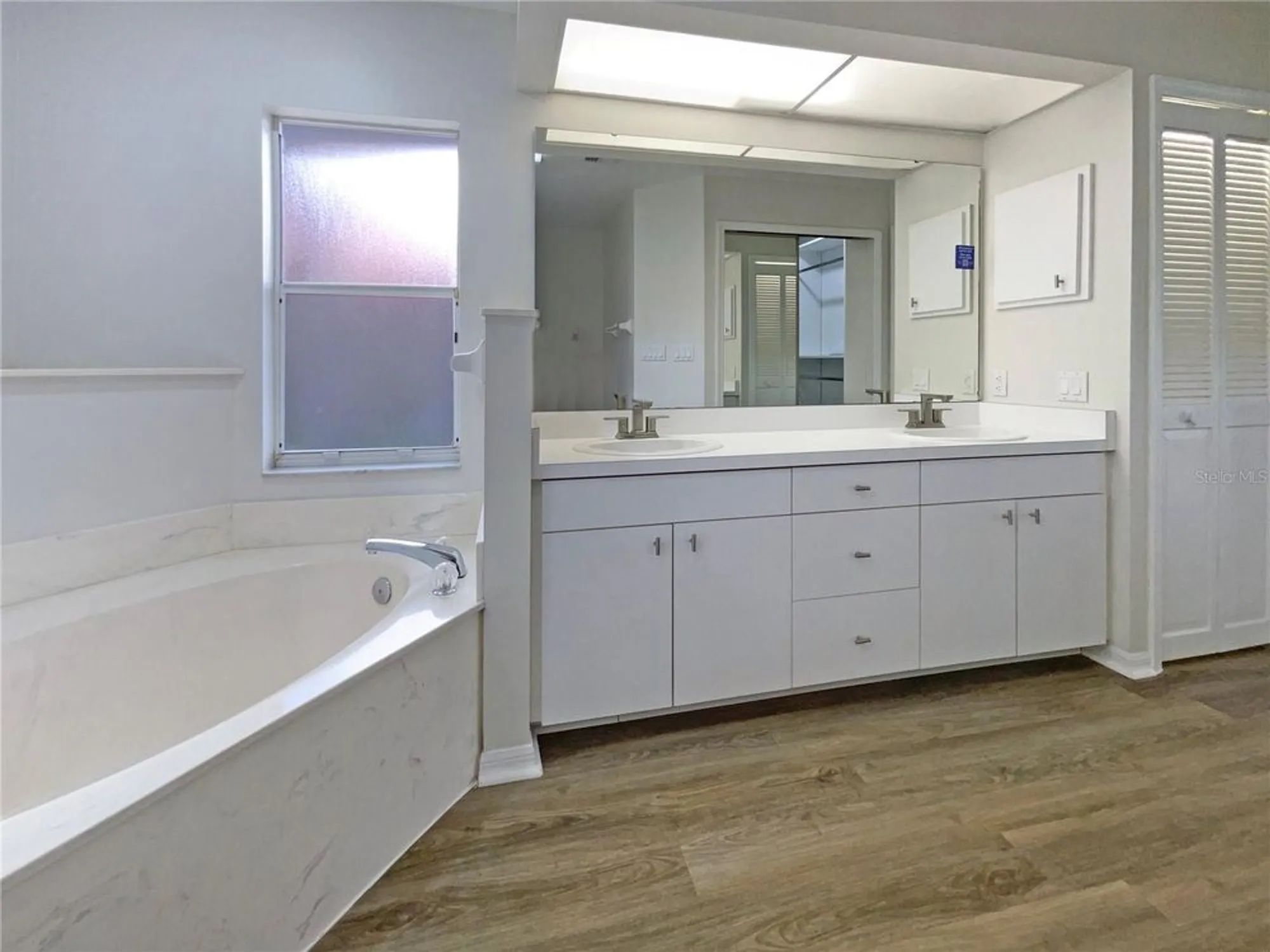 Property Slideshow image 29 of 34 | 7526 fairlinks ct, Sarasota, FL, 34243