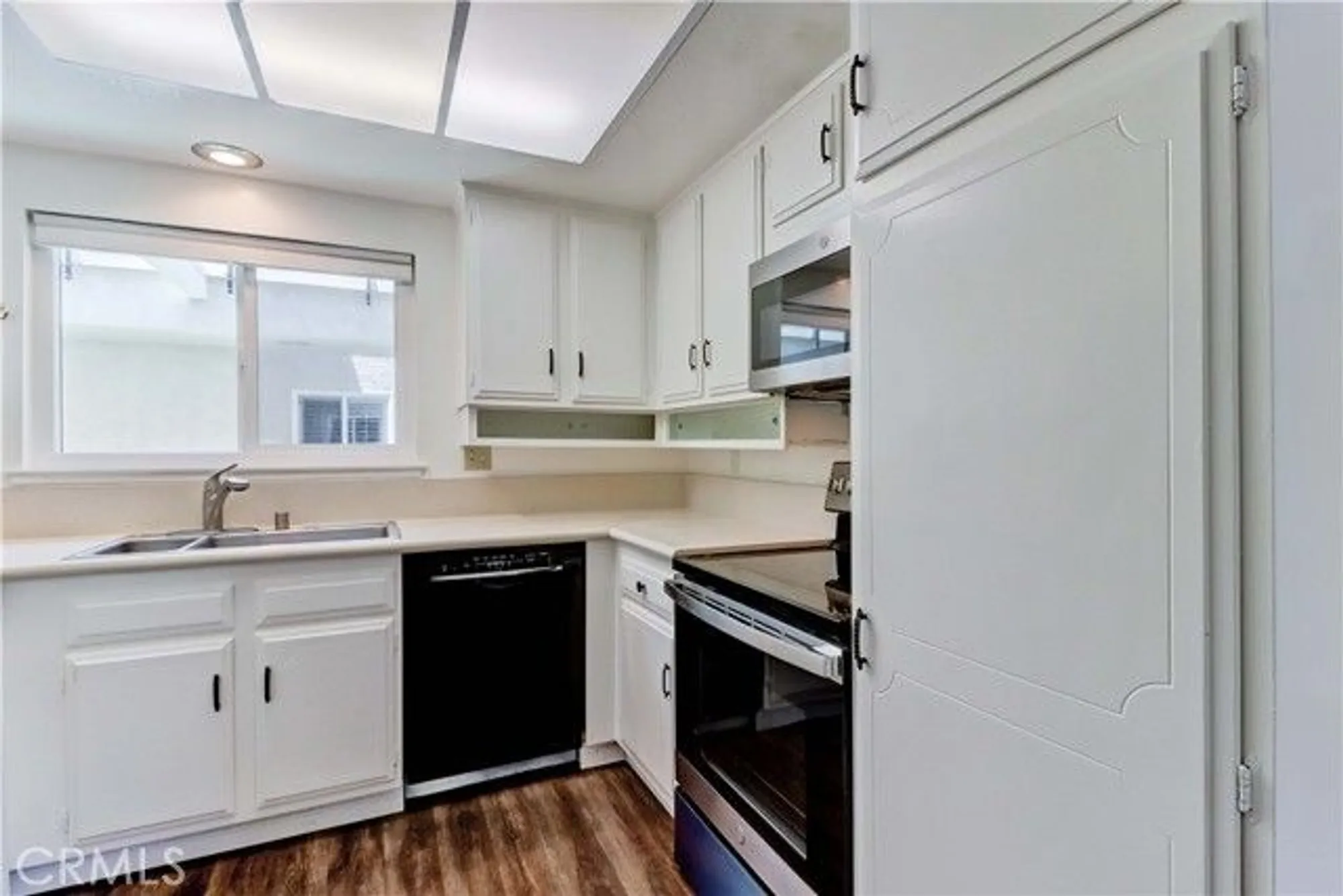 Property Slideshow image 9 of 41 | 2391 via mariposa 2e, Laguna Woods, CA, 92637