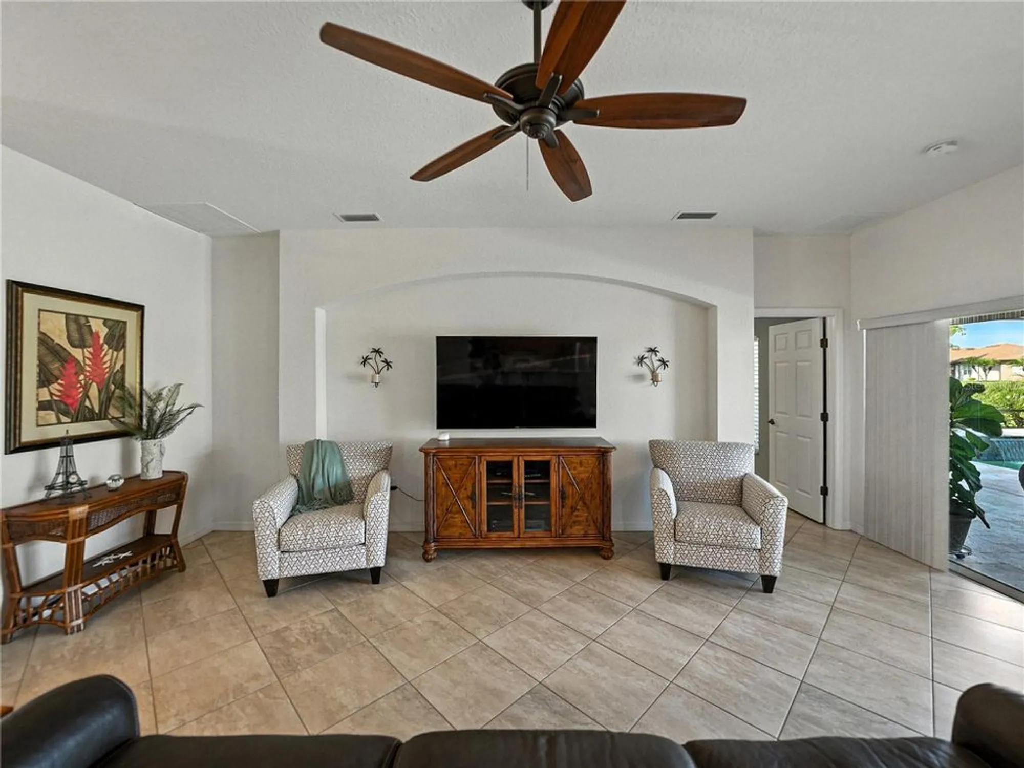 Property Slideshow image 9 of 95 | 5332 hogan ln, Winter Haven, FL, 33884