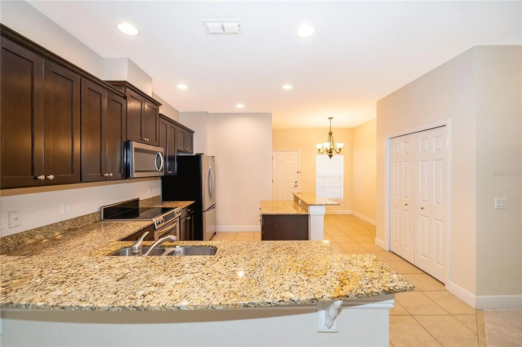 Property Slideshow image 13 of 28 | 21612 belgian ct, Mount Dora, FL, 32757