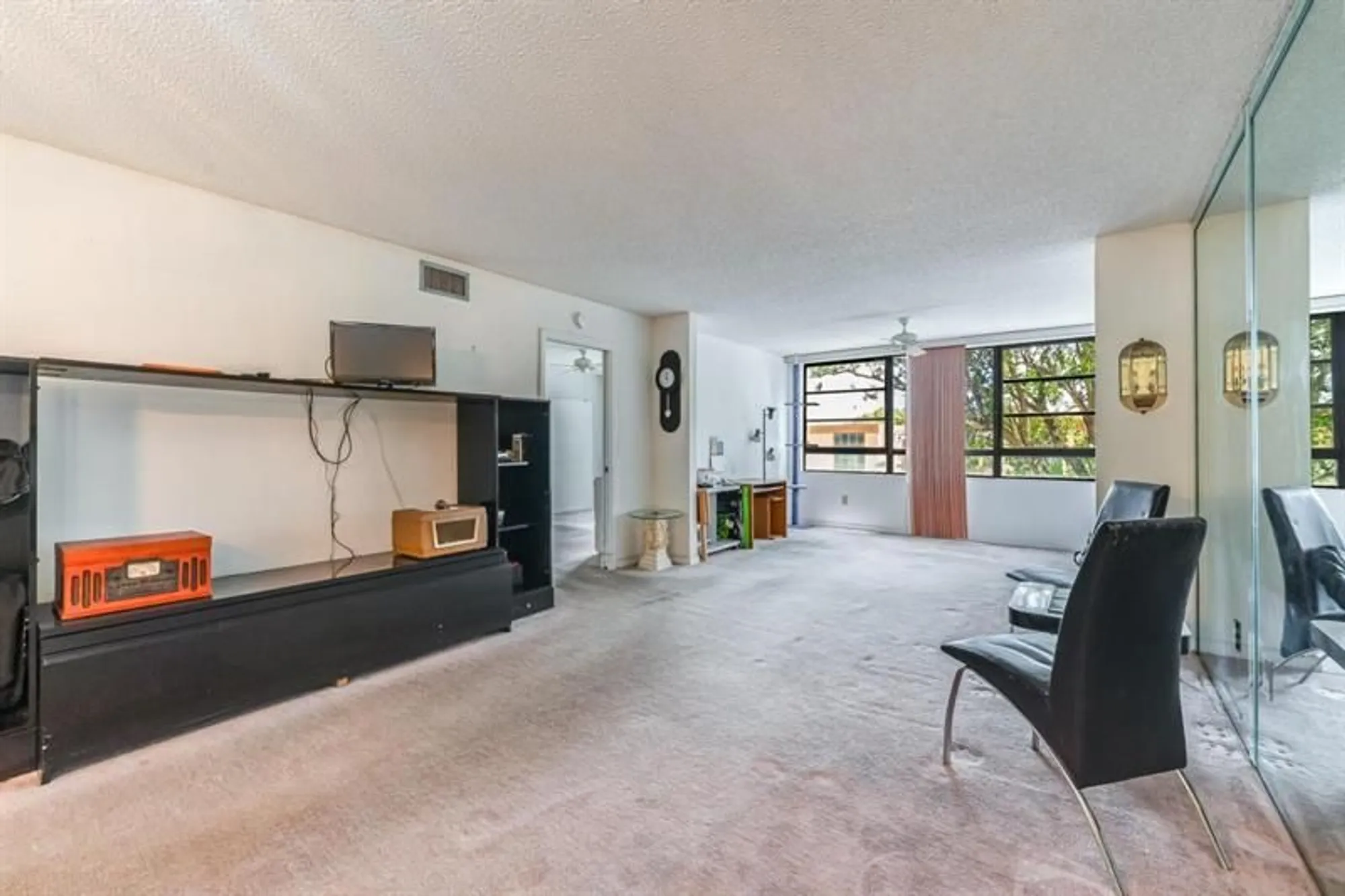 Property Slideshow image 12 of 26 | 10370 e clairmont cir 302, Tamarac, FL, 33321