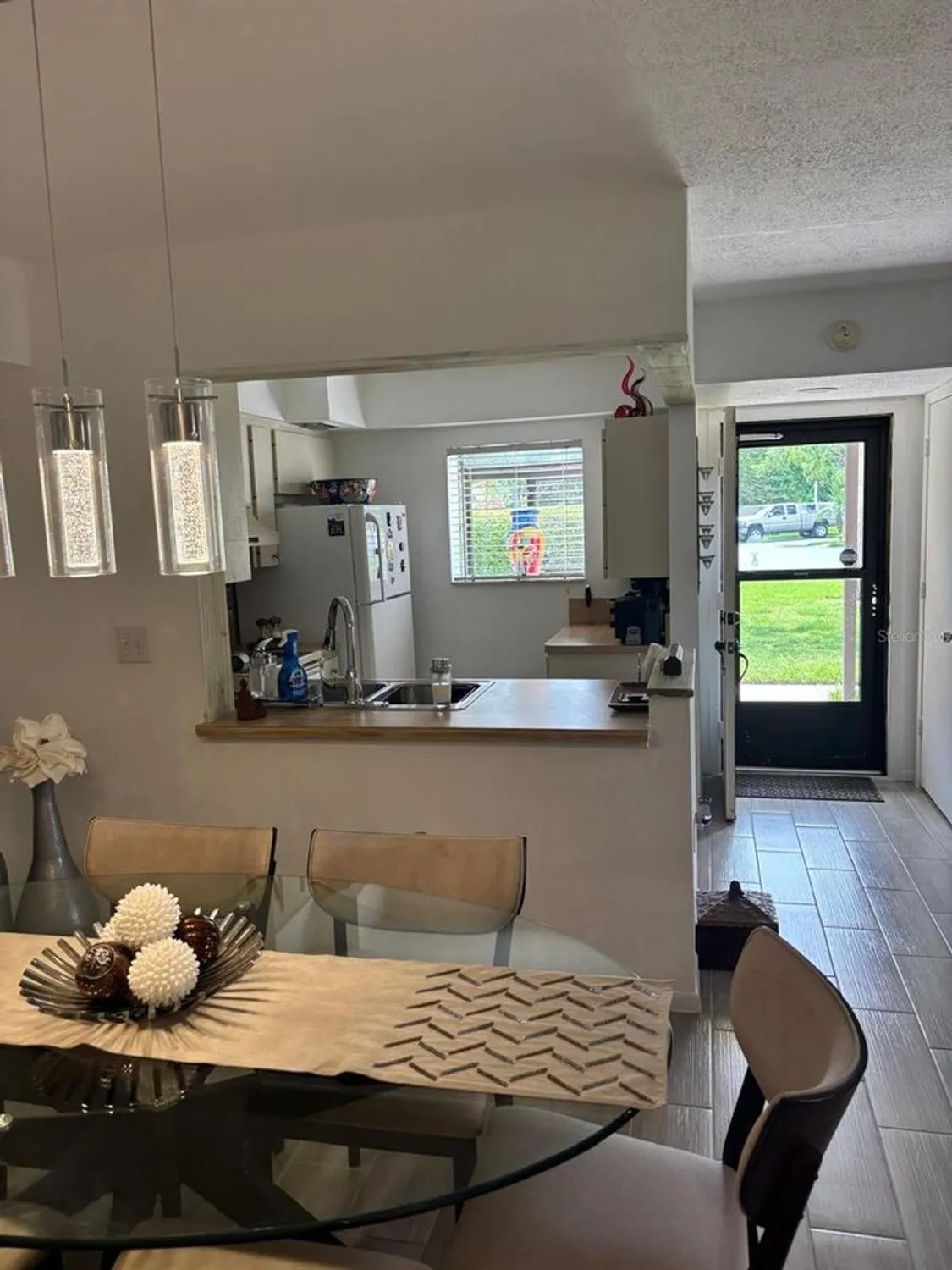 Property Slideshow image 8 of 24 | 5689 gardens dr, Sarasota, FL, 34243